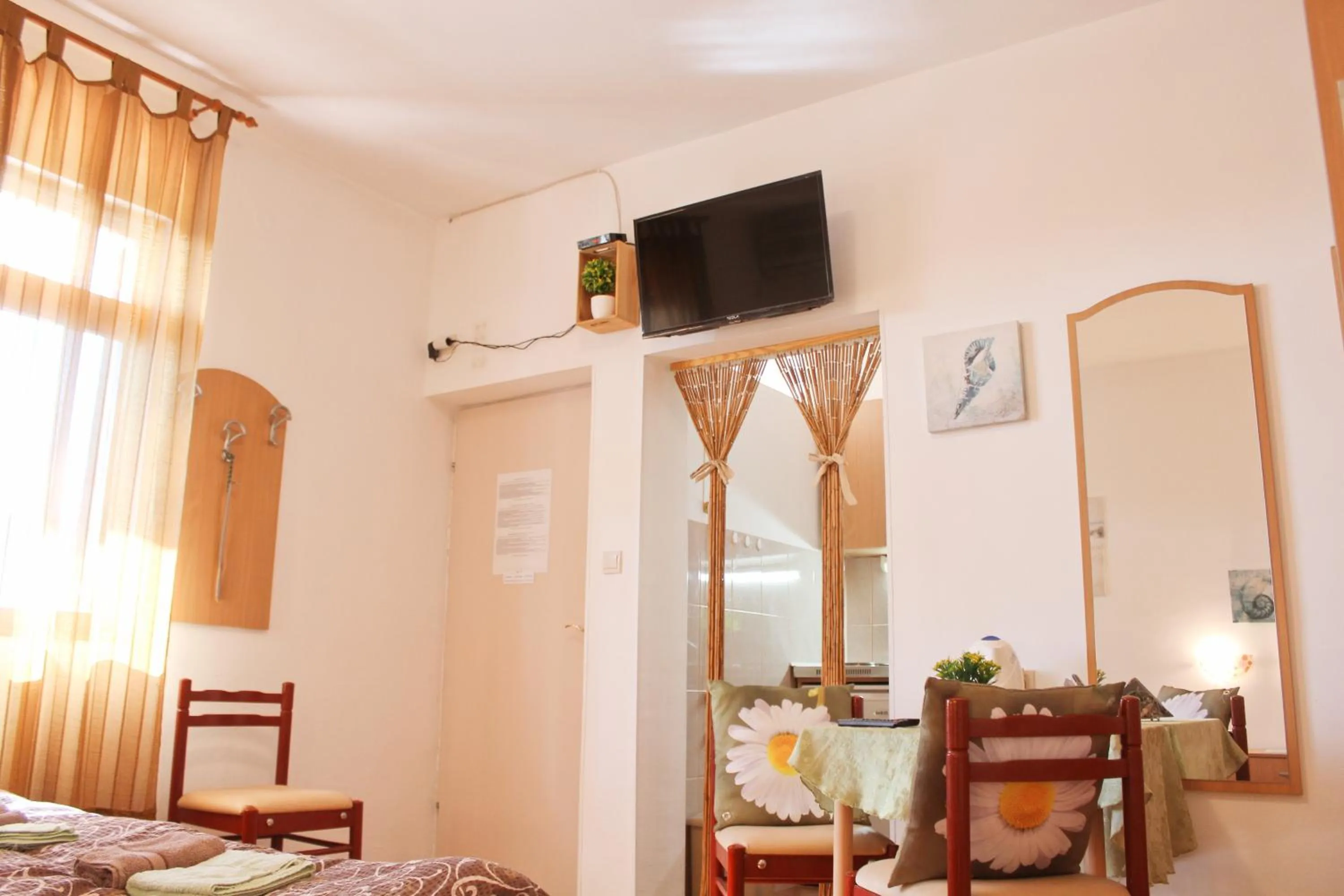 Spring, Bed in Guest House Tomanovic