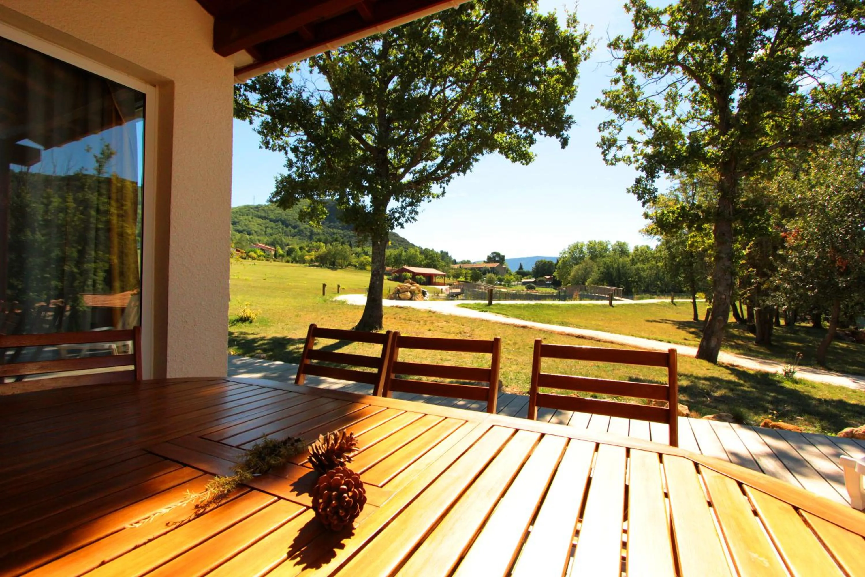 Lake view in FranceComfort - L'Espinet