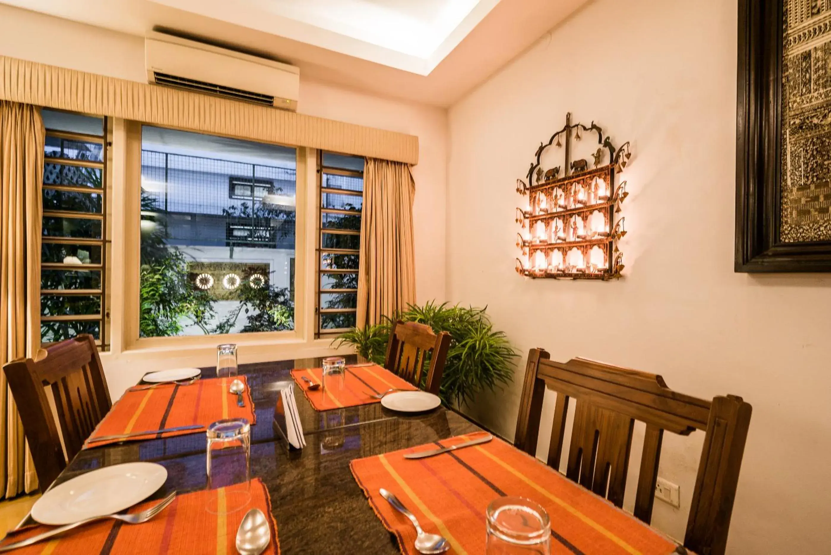 Restaurant/places to eat in Tissa's Inn Restaurant/places to eat in Tissa's Inn