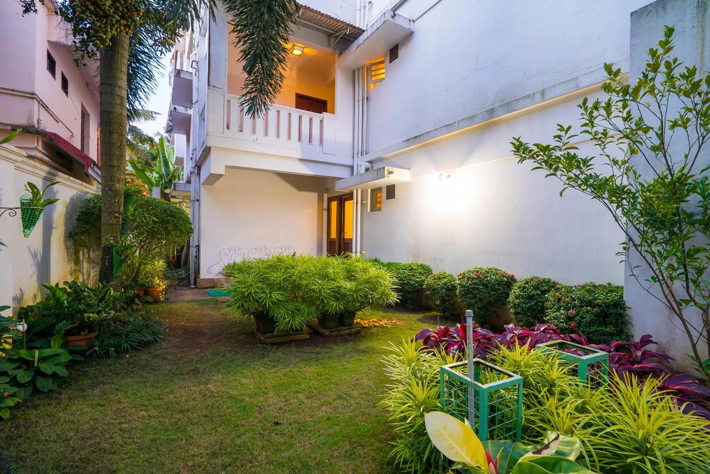 Facade/entrance in Tissa's Inn Facade/entrance in Tissa's Inn