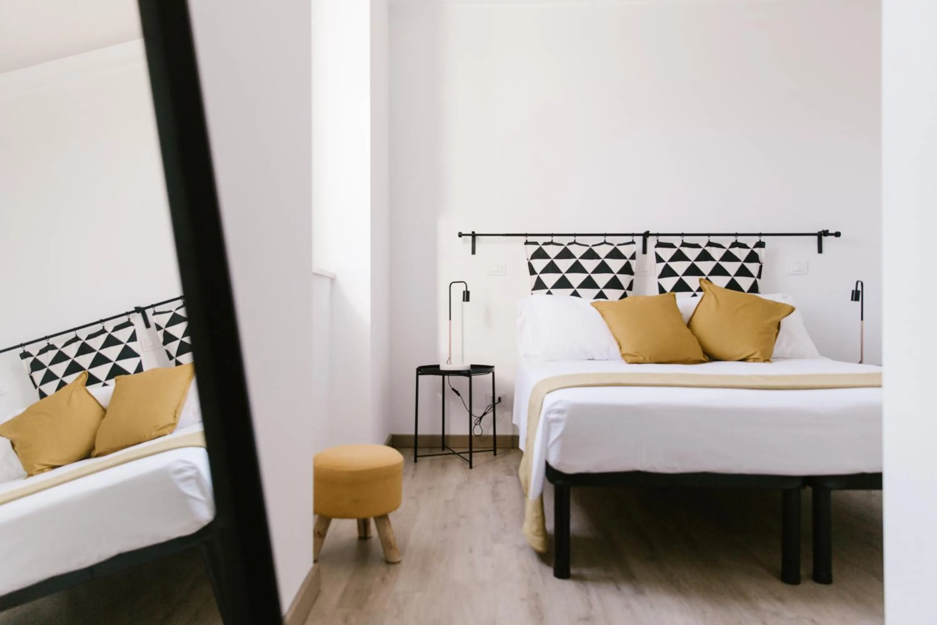 Photo of the whole room, Bed in Stazione a mare