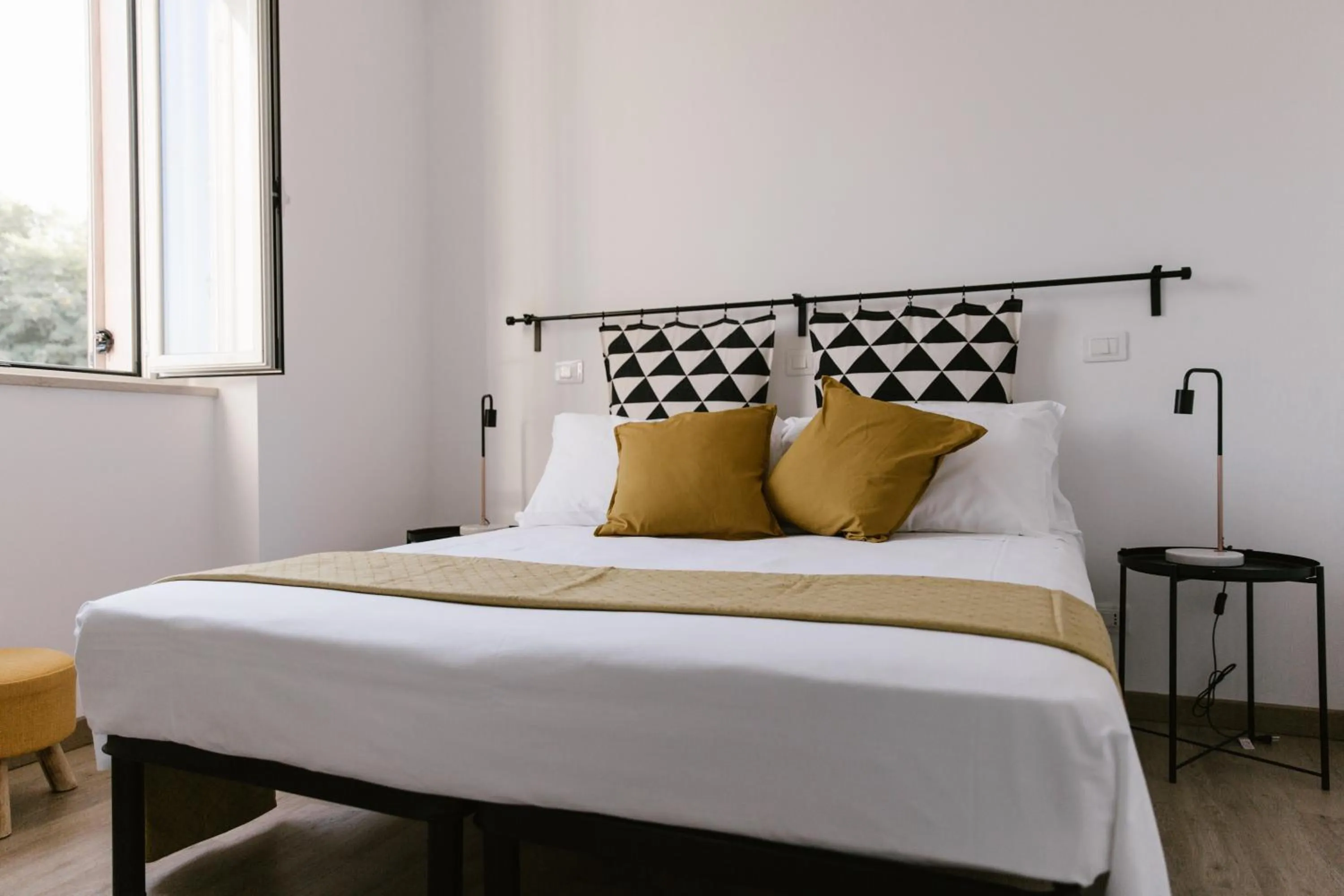 Photo of the whole room, Bed in Stazione a mare