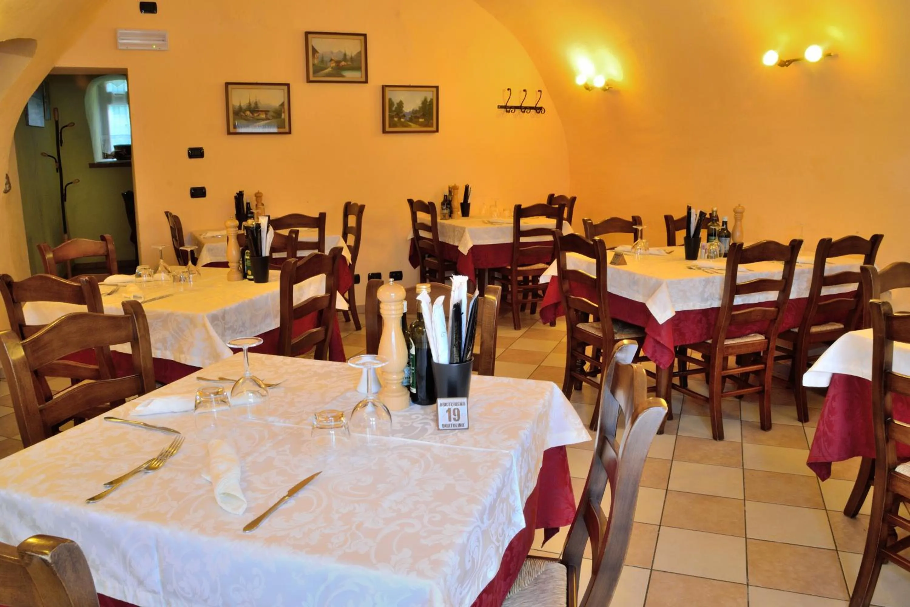Restaurant/places to eat in Agriturismo Bortolino