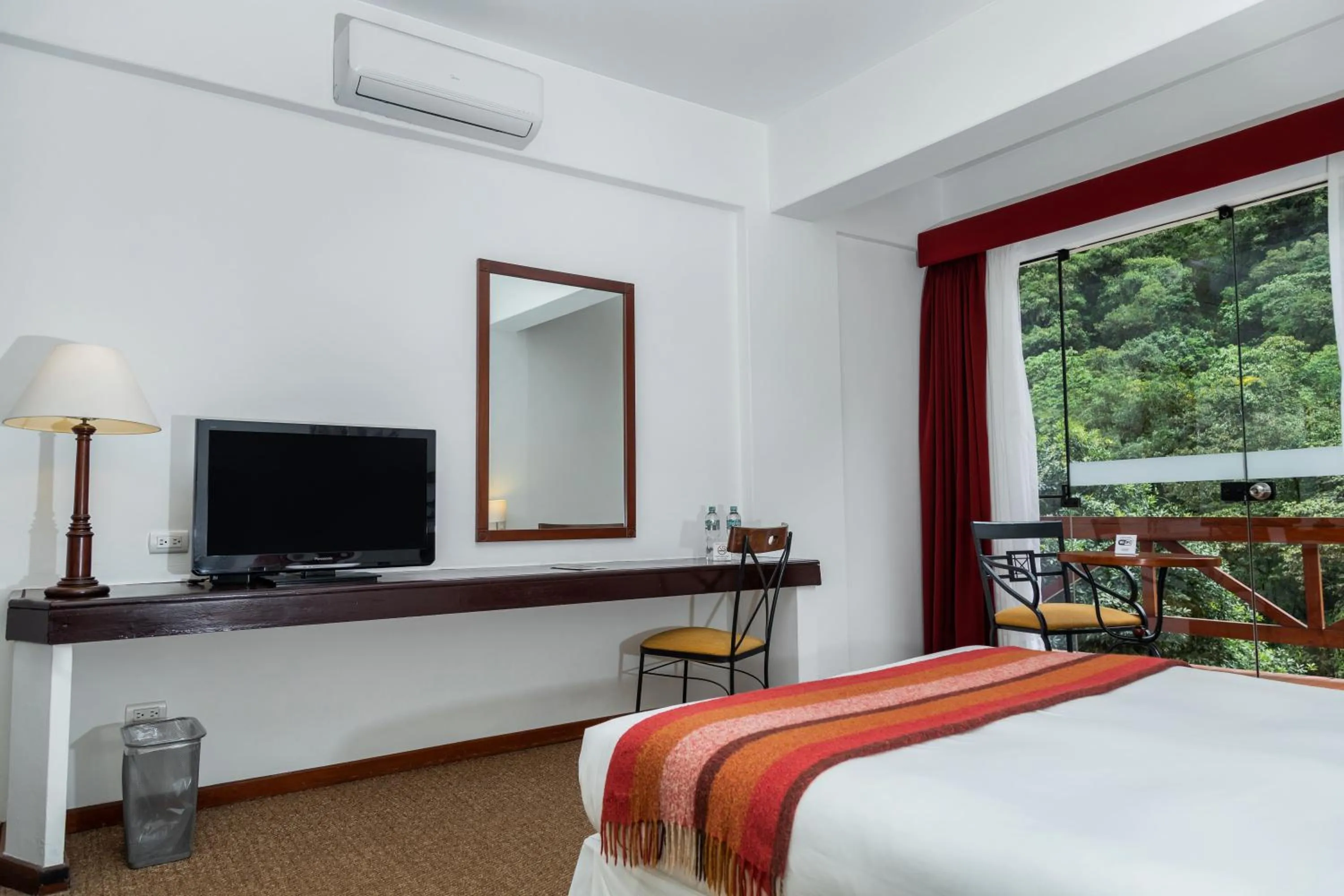 Bedroom, Bed in Tierra Viva Machu Picchu Hotel