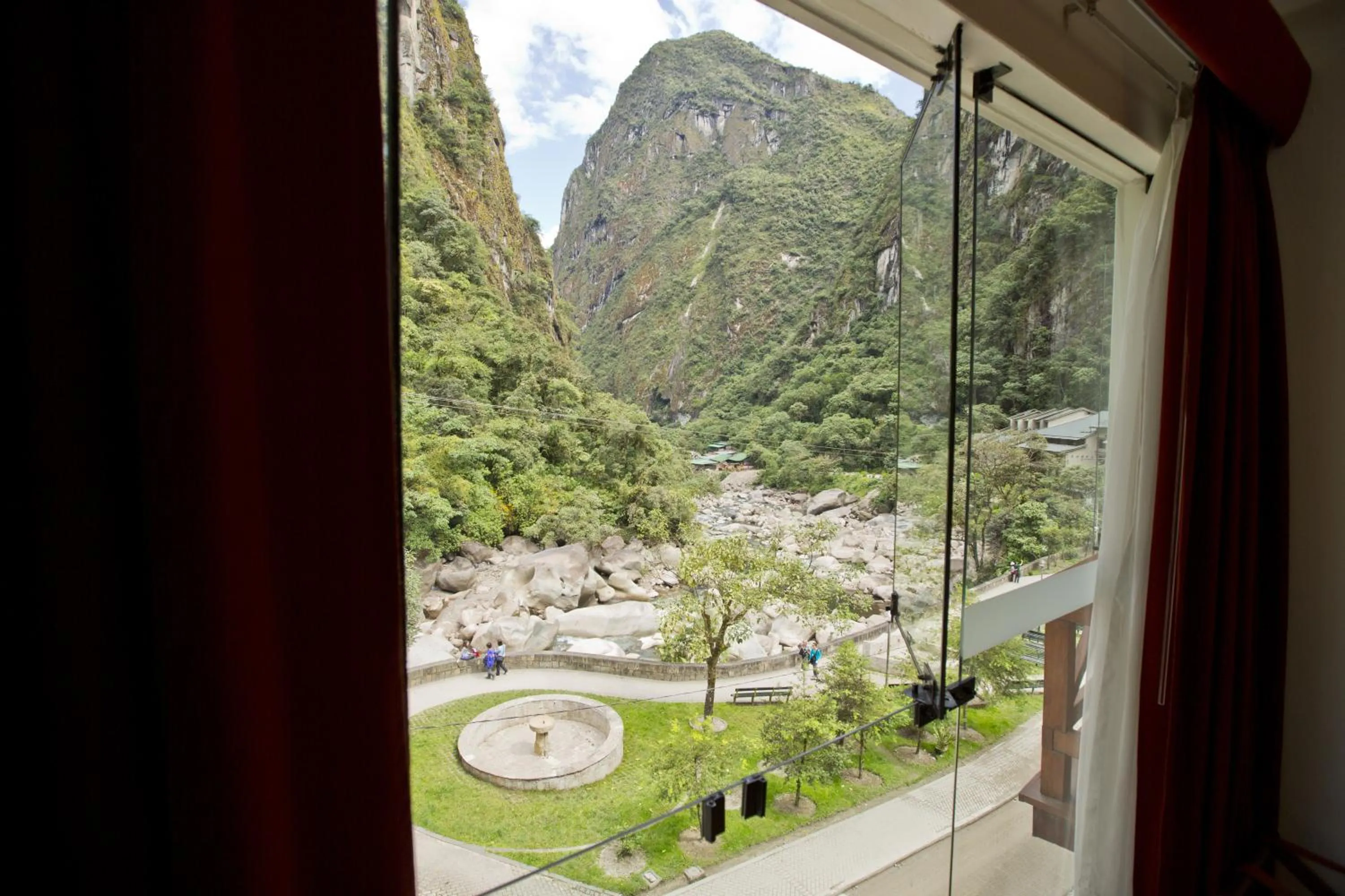 Mountain view in Tierra Viva Machu Picchu Hotel