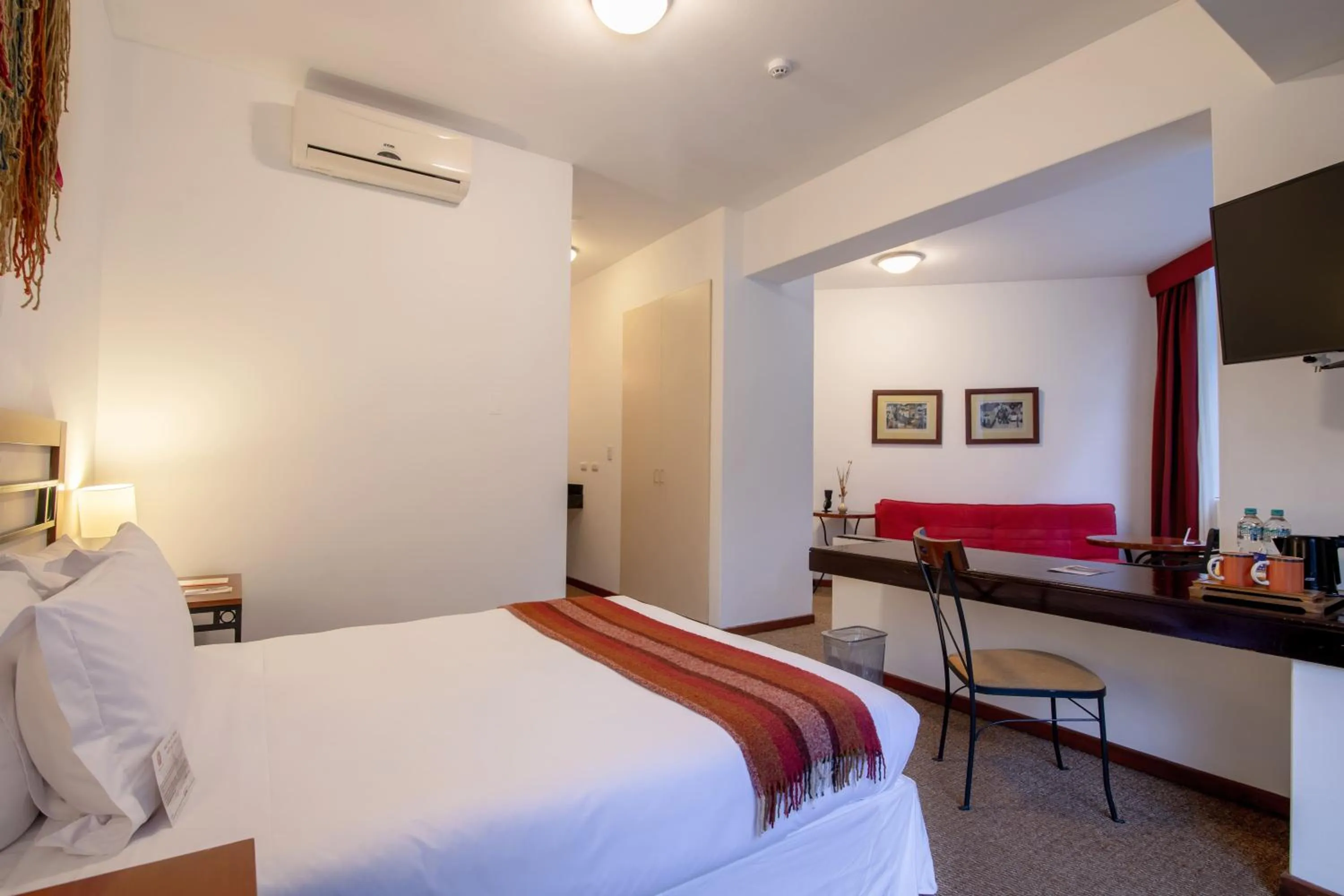 Photo of the whole room, Bed in Tierra Viva Machu Picchu Hotel