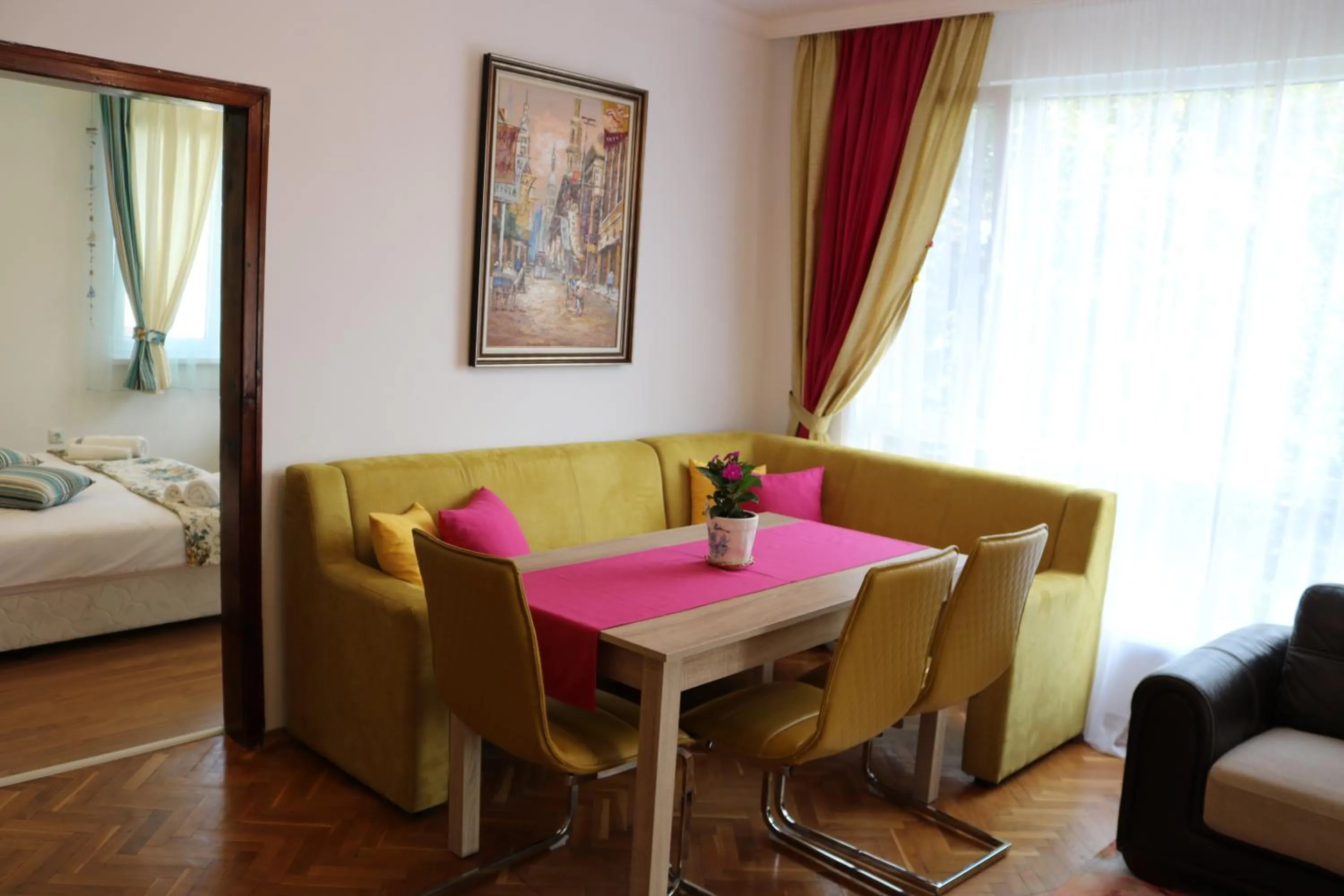 TV and multimedia, Bed in Sea Port CELEBRITY Apartment - Lets4Holiday