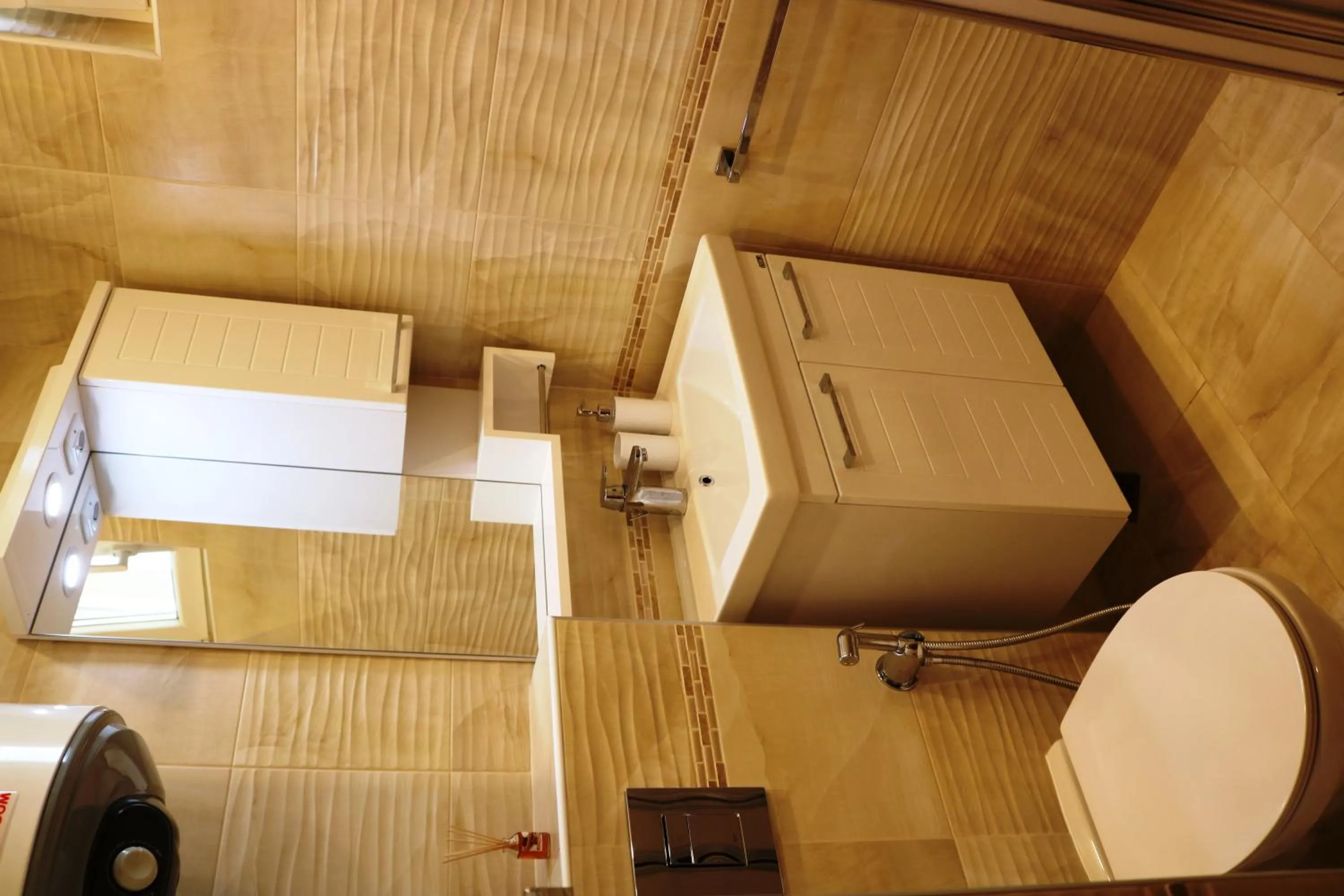 Bathroom in Sea Port CELEBRITY Apartment - Lets4Holiday
