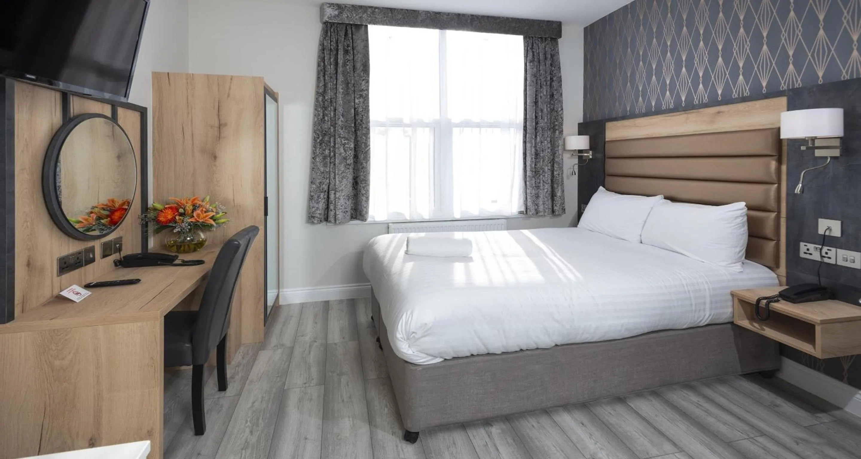 Bedroom, Bed in Best Western Chiswick Palace & Suites London