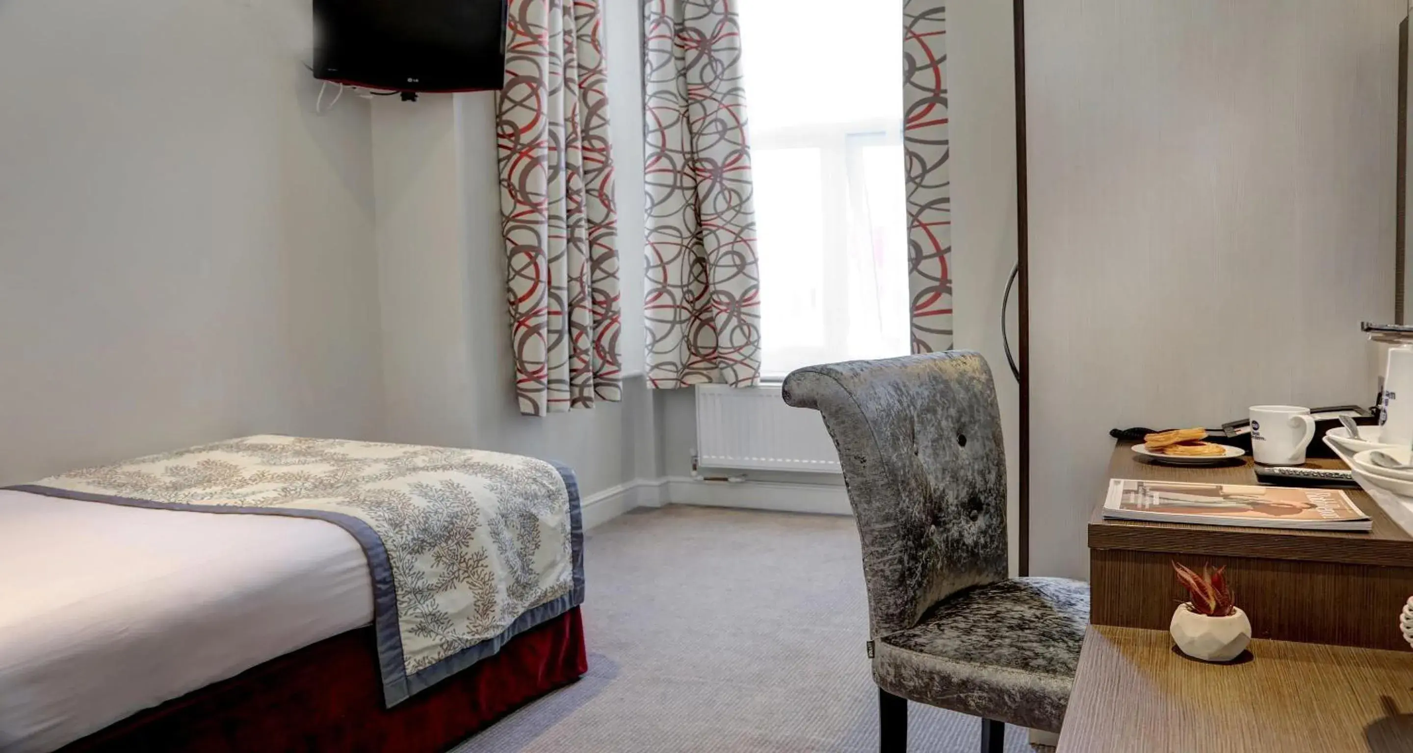 Bedroom, Bed in Best Western Chiswick Palace & Suites London Bedroom, Bed in Best Western Chiswick Palace & Suites London