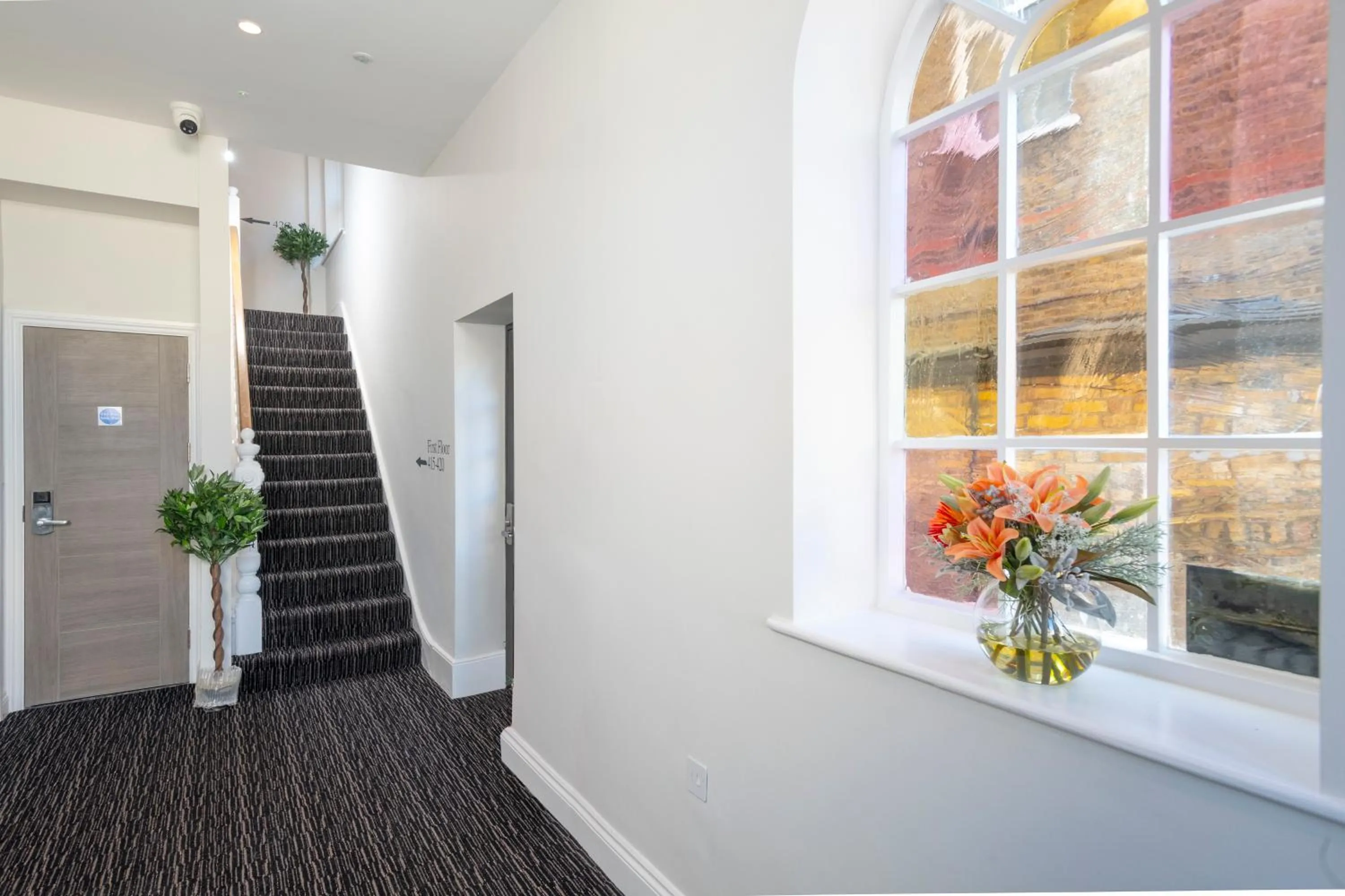 Lobby or reception in Best Western Chiswick Palace & Suites London