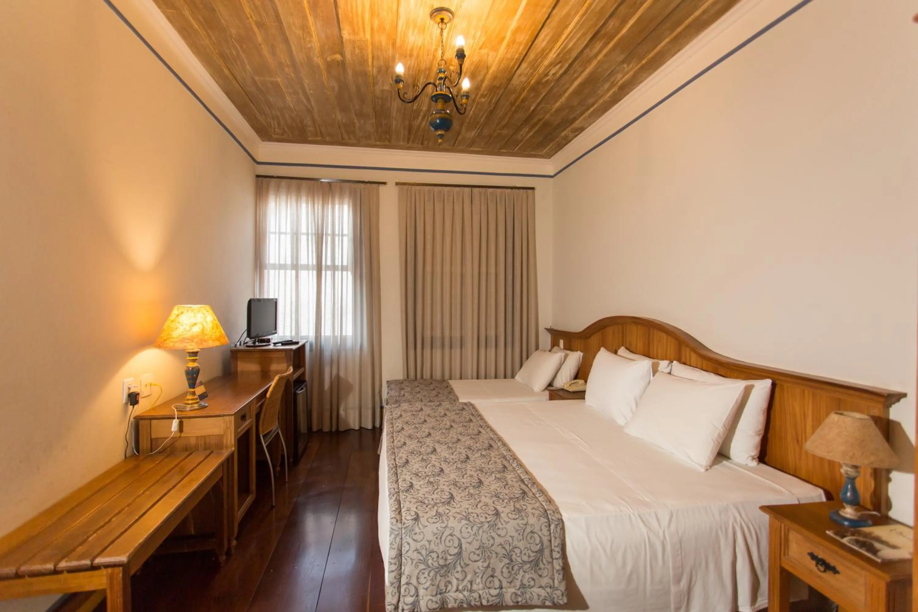 Photo of the whole room, Bed in Pousada Solar da Ópera