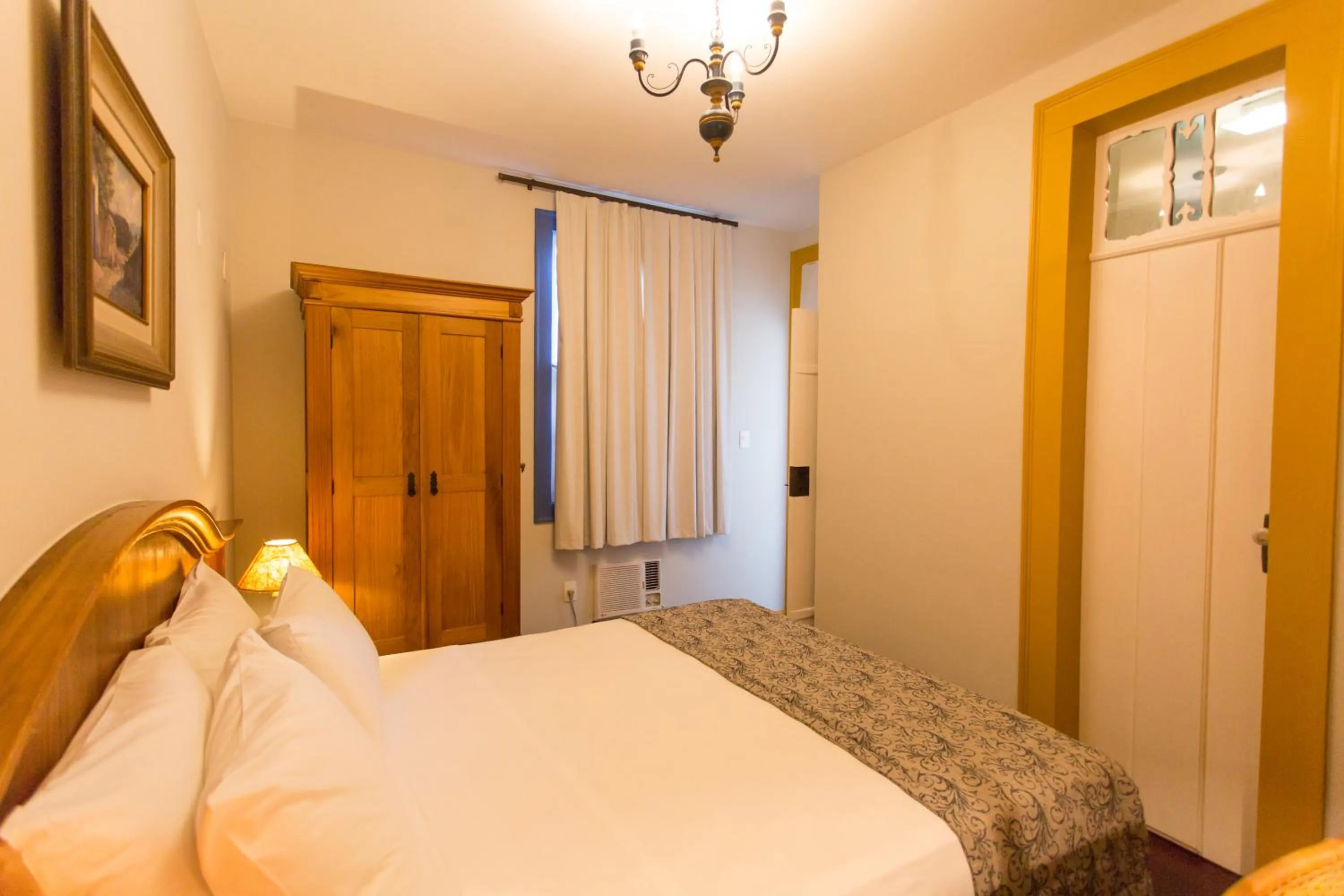 Photo of the whole room, Bed in Pousada Solar da Ópera
