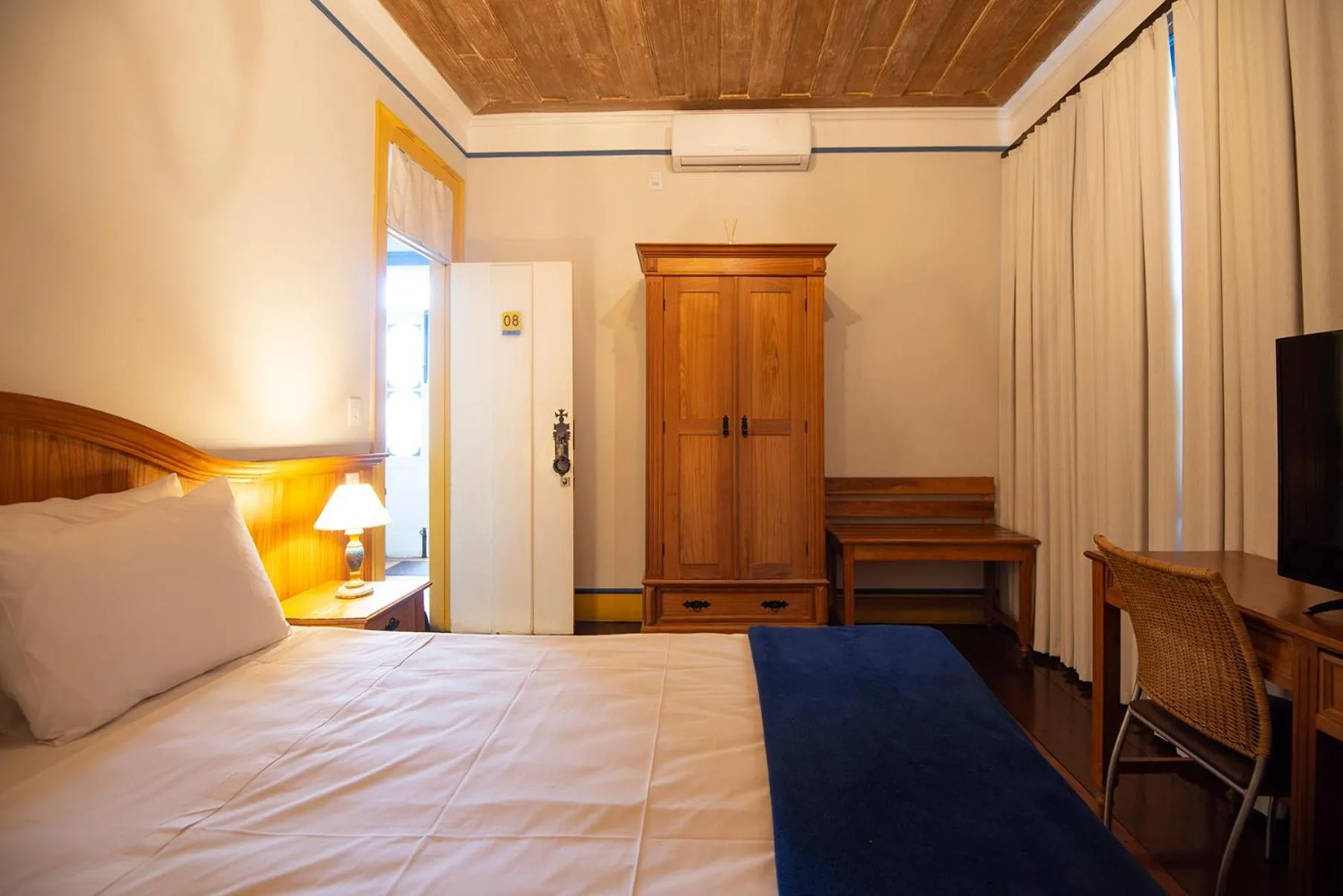 Photo of the whole room, Bed in Pousada Solar da Ópera