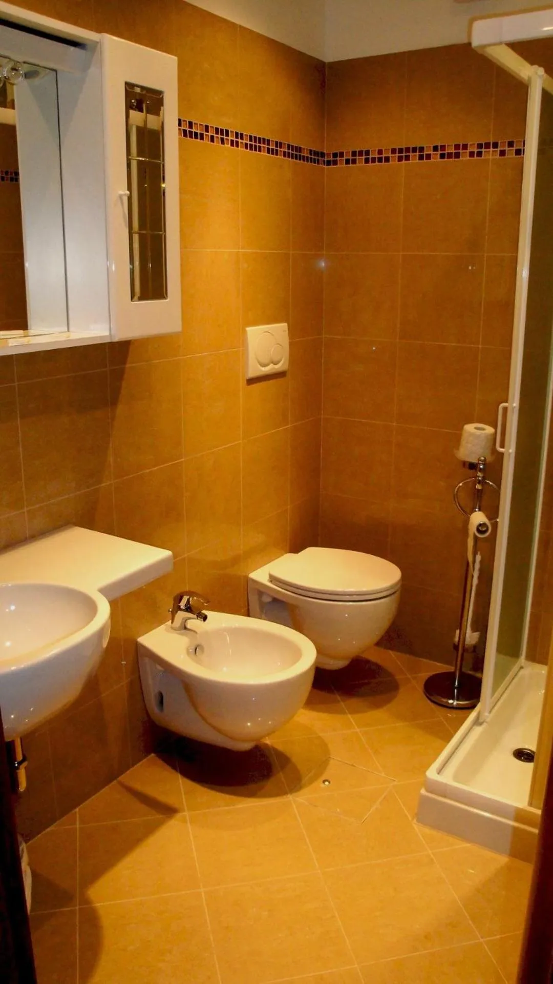 Bathroom in Venice Apartments