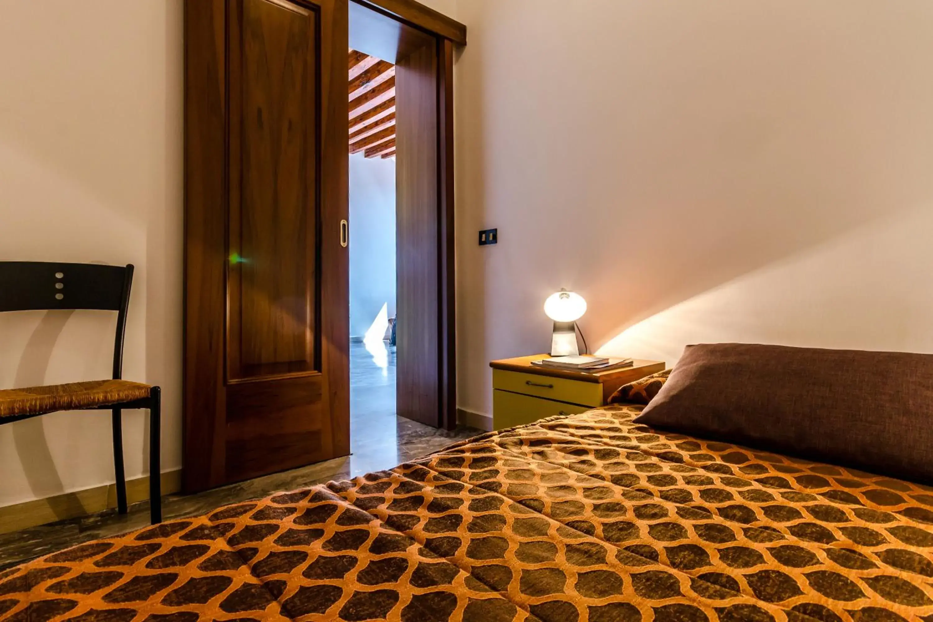 Bedroom, Bed in Venice Apartments Bedroom, Bed in Venice Apartments