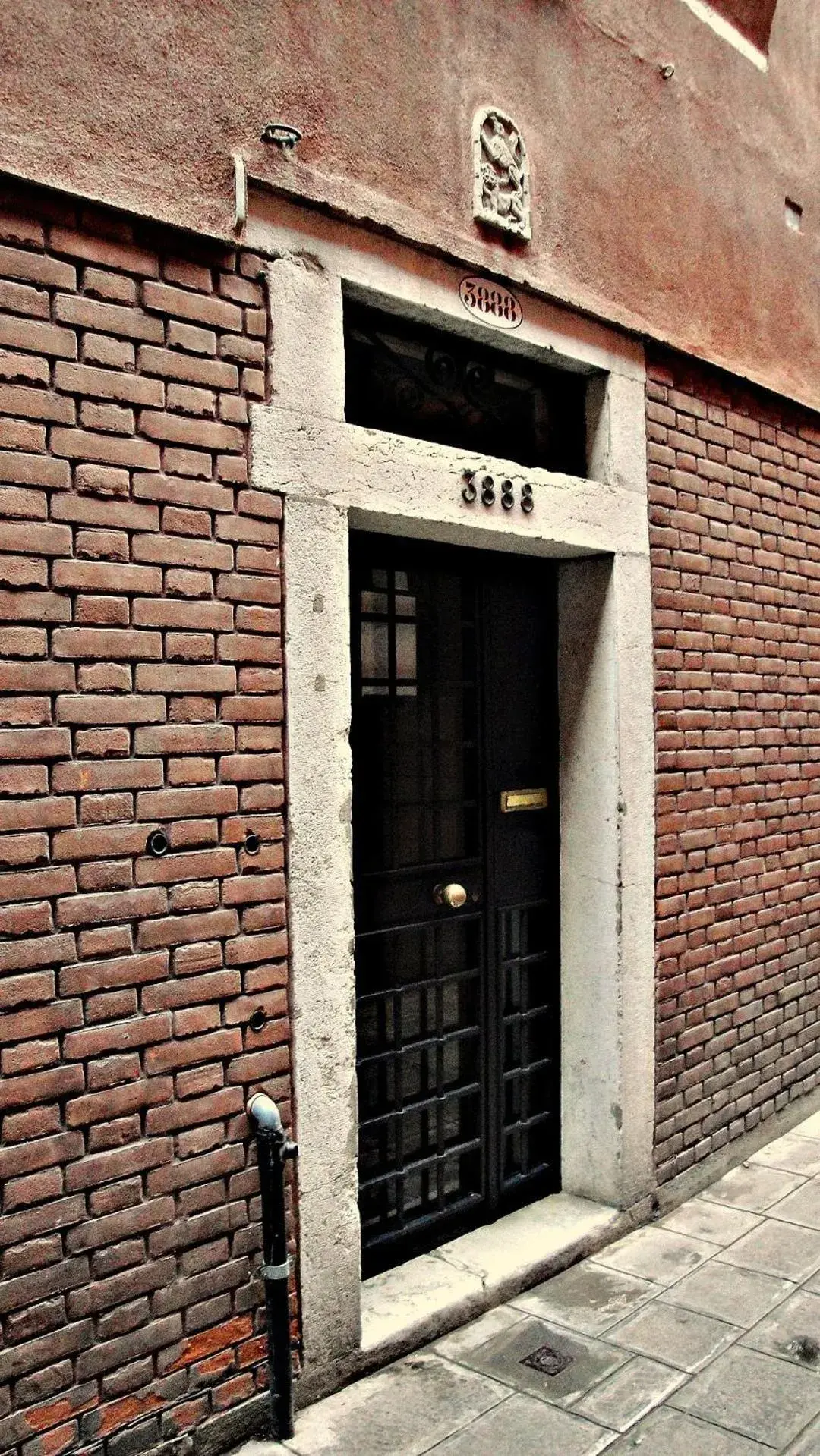 Facade/entrance in Venice Apartments Facade/entrance in Venice Apartments