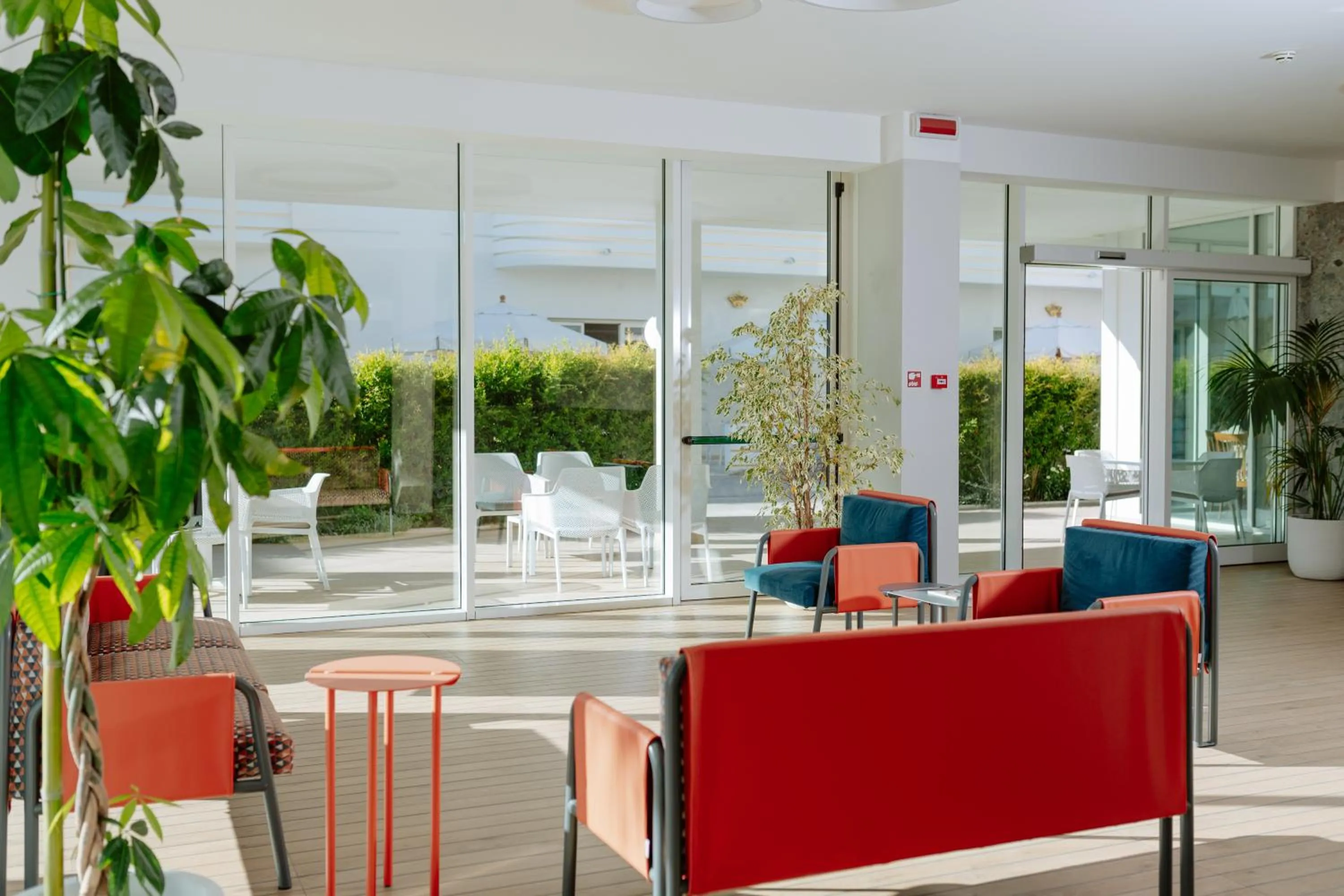 Communal lounge/ TV room in Hotel Caravel