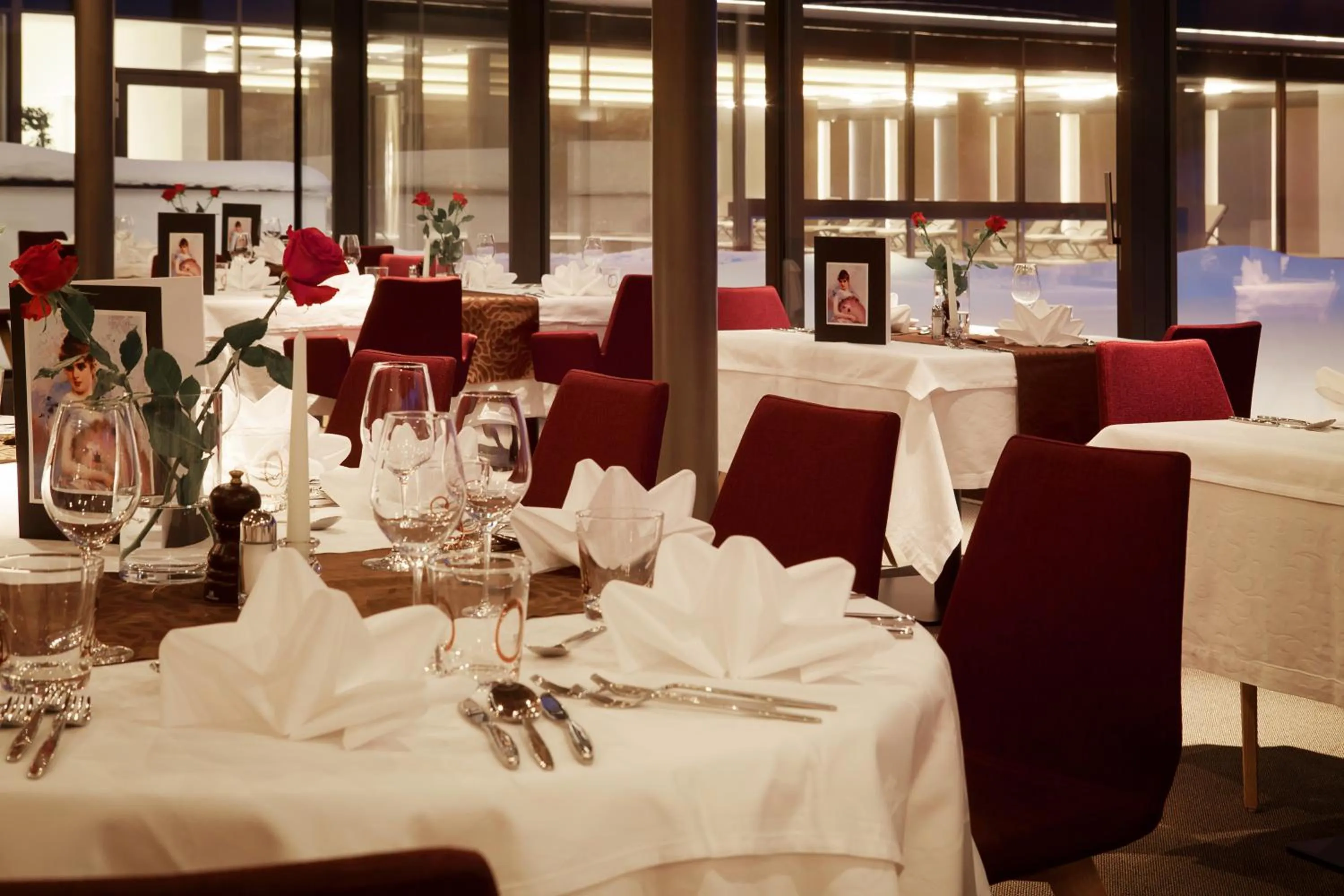 Restaurant/places to eat in Hotel Cristal