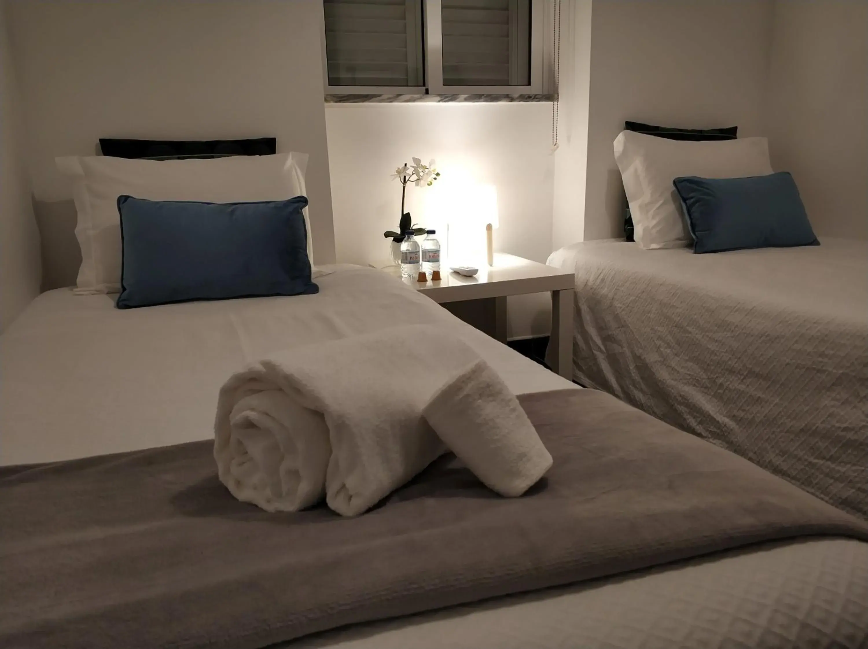 Standard Twin Room with Shared Bathroom in Sleep & Go Faro Airport Guest House Standard Twin Room with Shared Bathroom in Sleep & Go Faro Airport Guest House