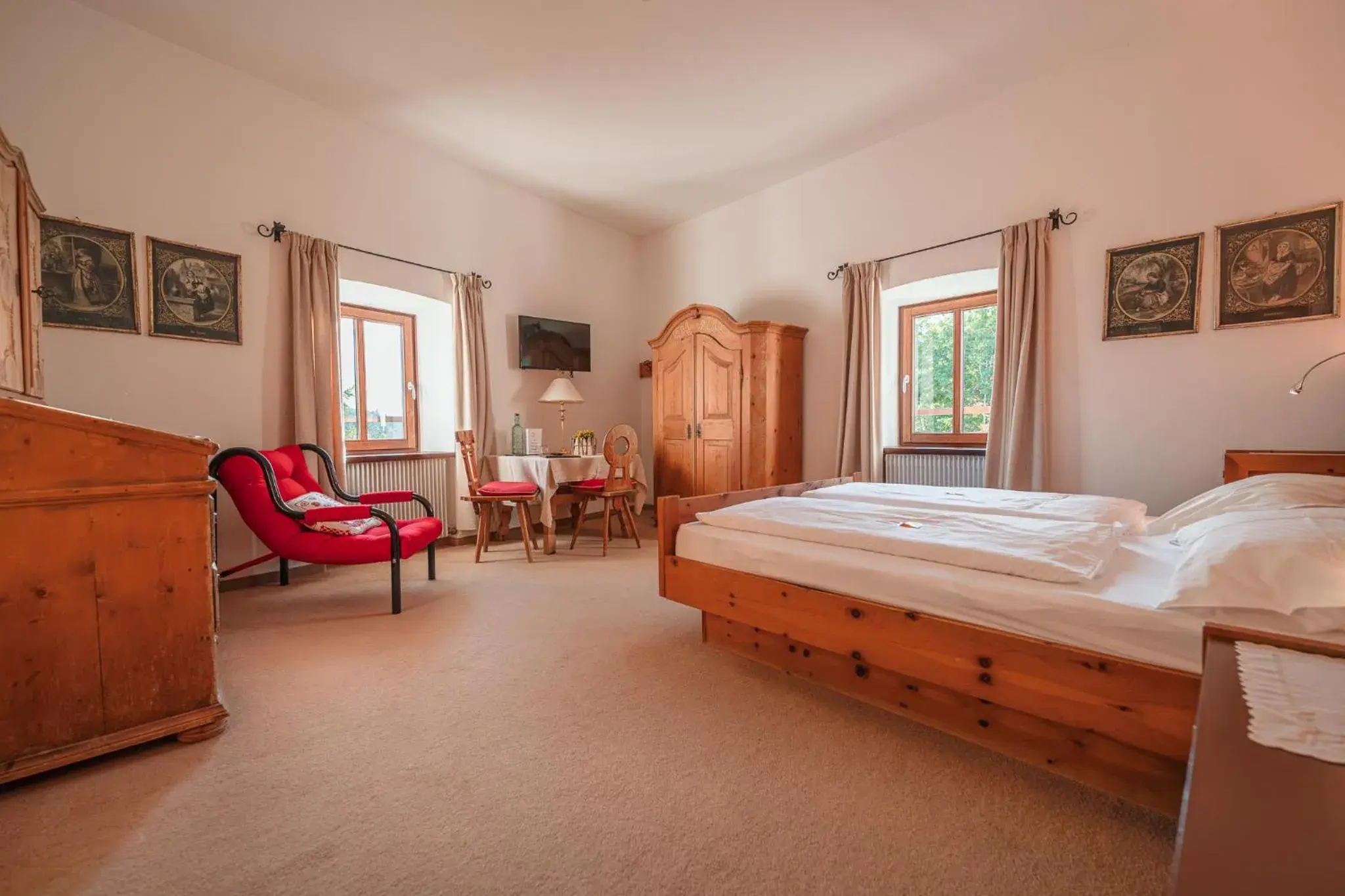 Standard Double Room in Hotel Ansitz Kematen ***S Standard Double Room in Hotel Ansitz Kematen ***S