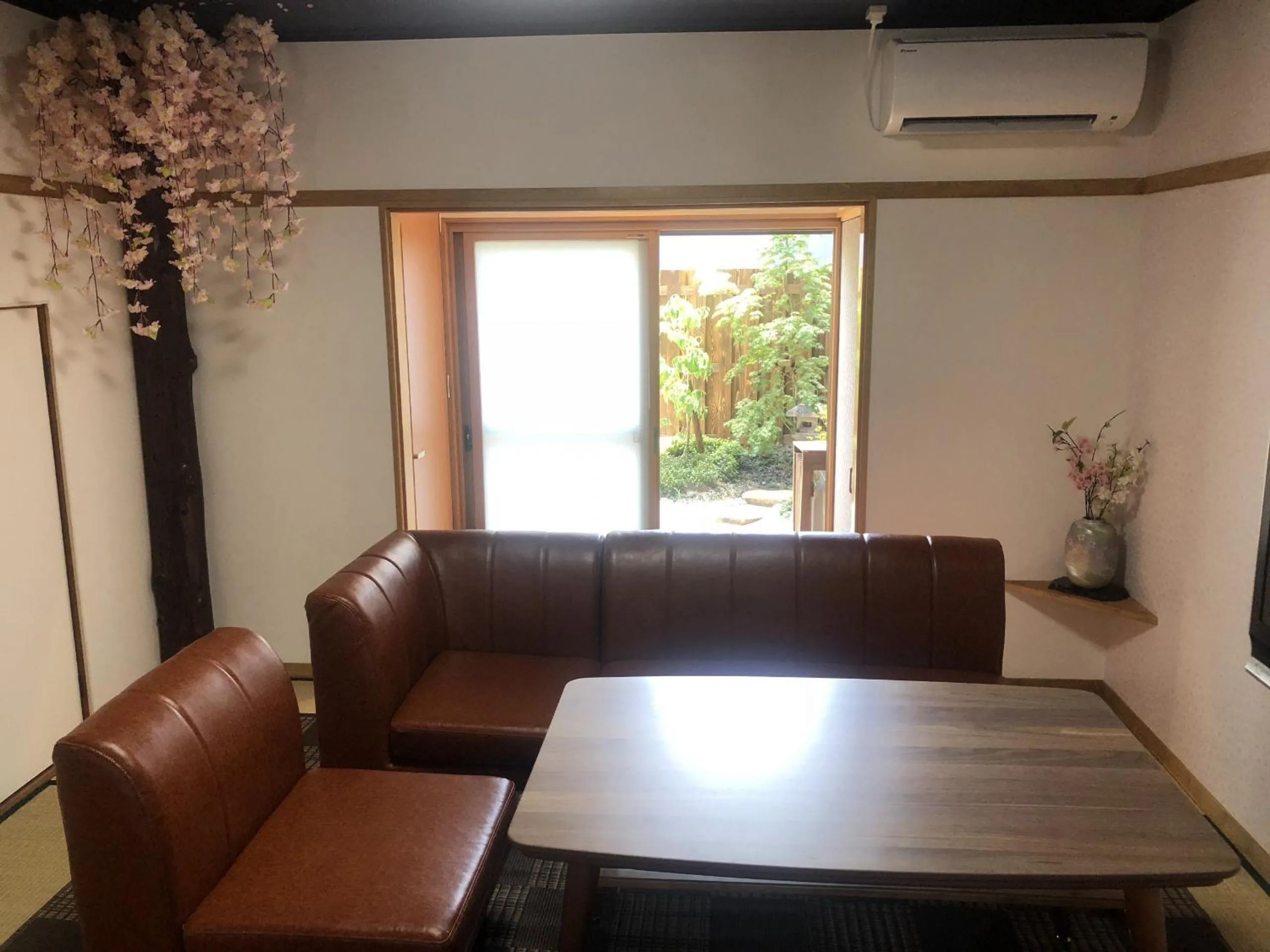 Dining area in SAKURA Aburaya