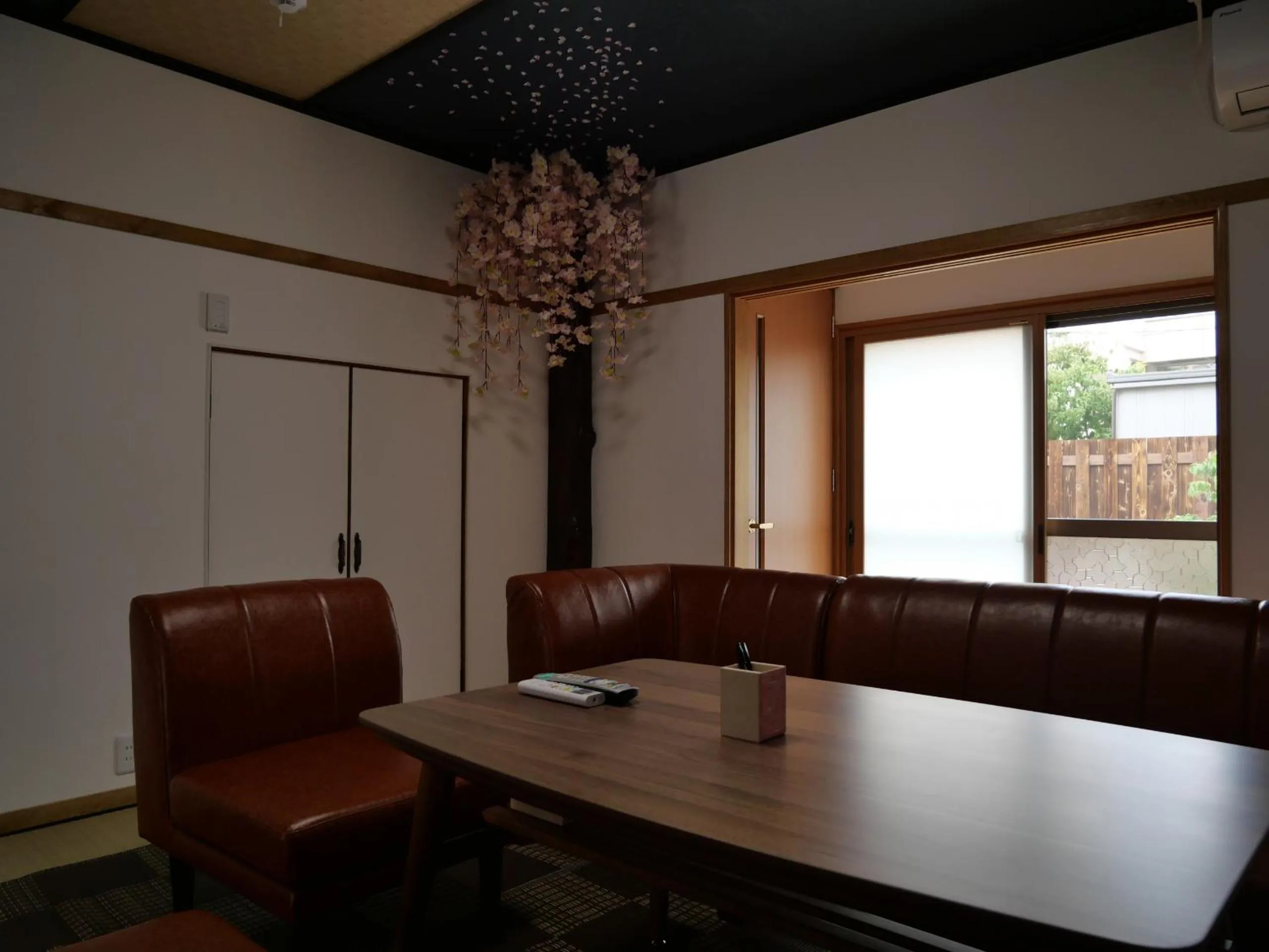 Communal lounge/ TV room in SAKURA Aburaya