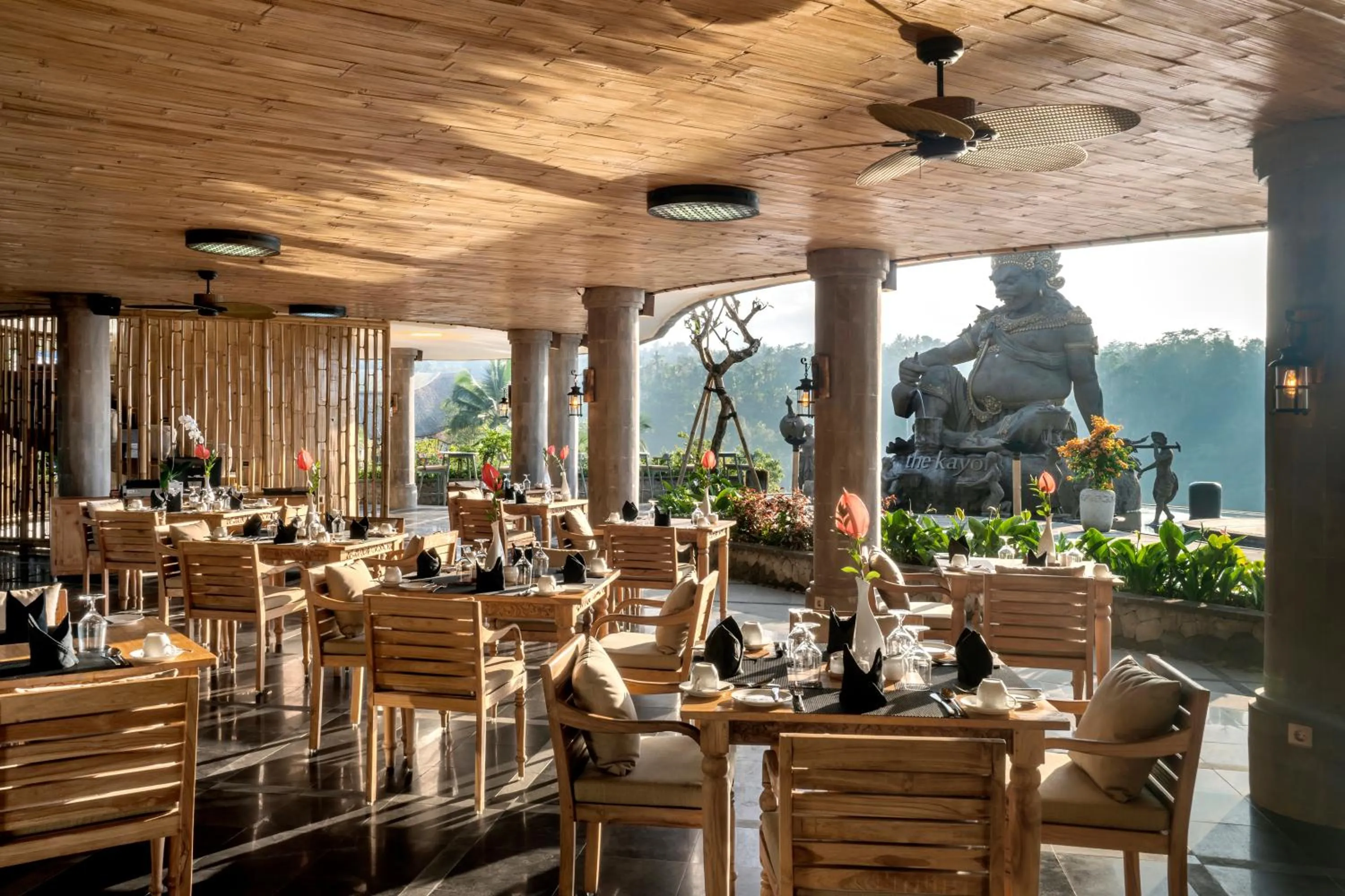 Restaurant/places to eat in The Kayon Jungle Resort