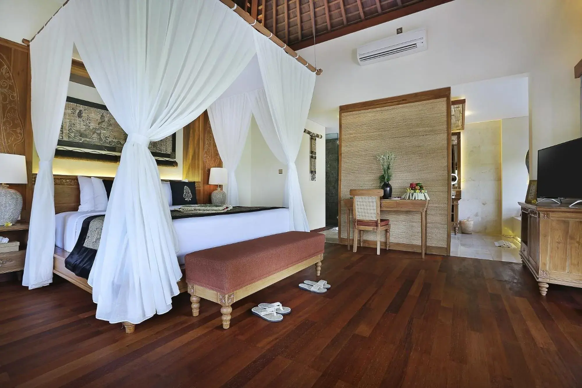 Photo of the whole room, Bed in The Kayon Jungle Resort