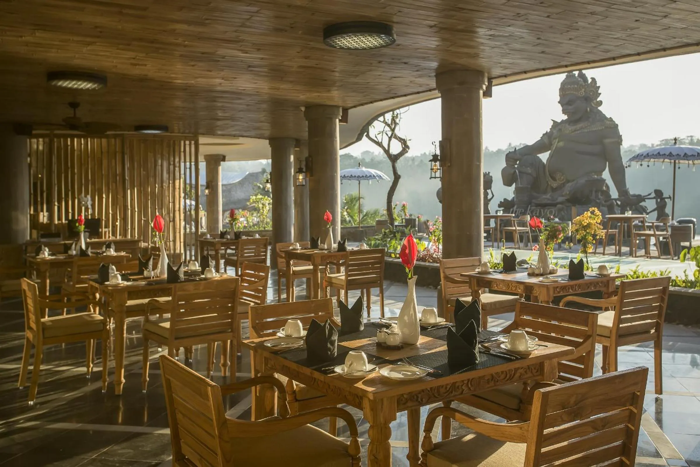 Restaurant/places to eat in The Kayon Jungle Resort