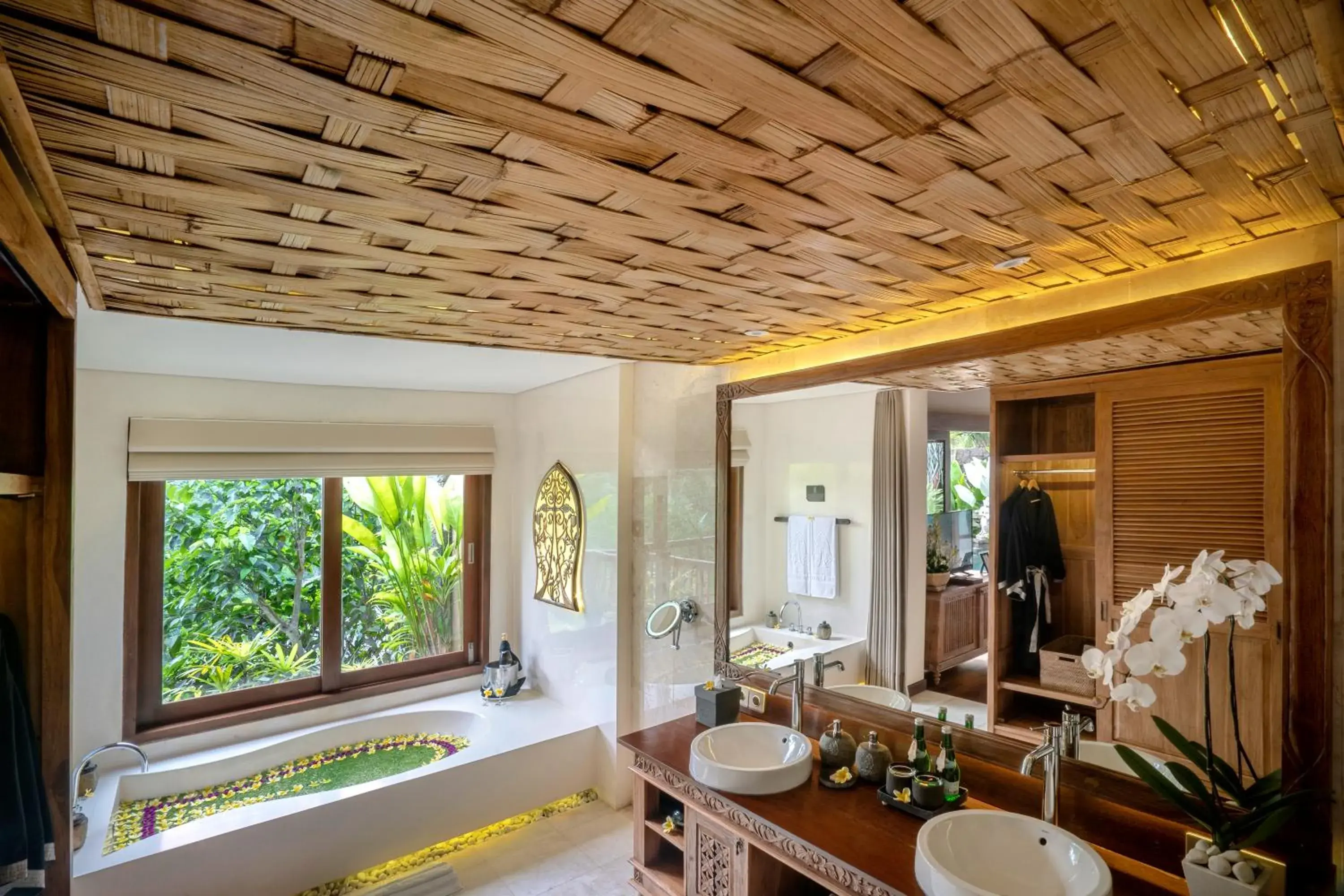 Bathroom in The Kayon Jungle Resort