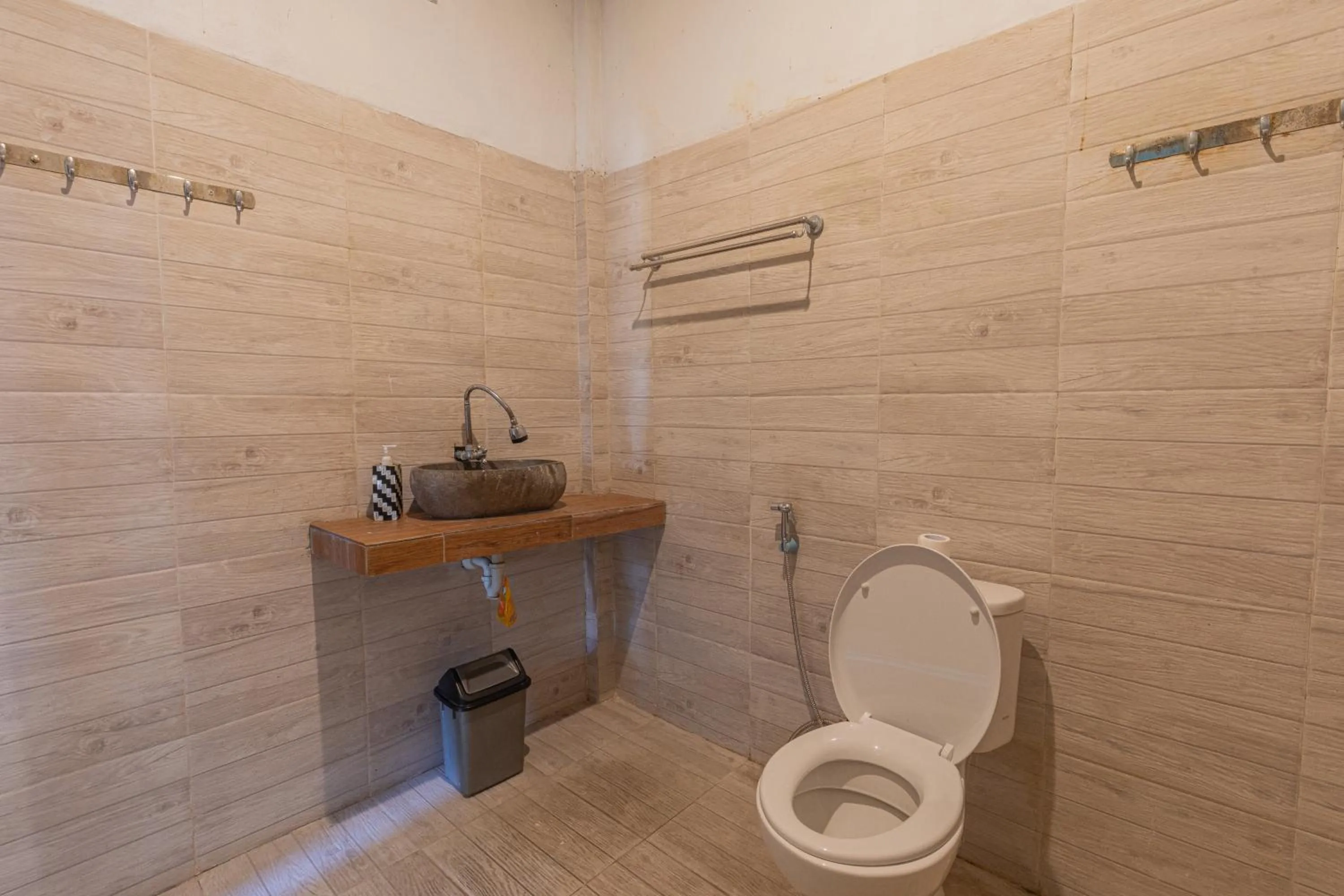 Shower in Golden Hill Cottage Nusa Penida