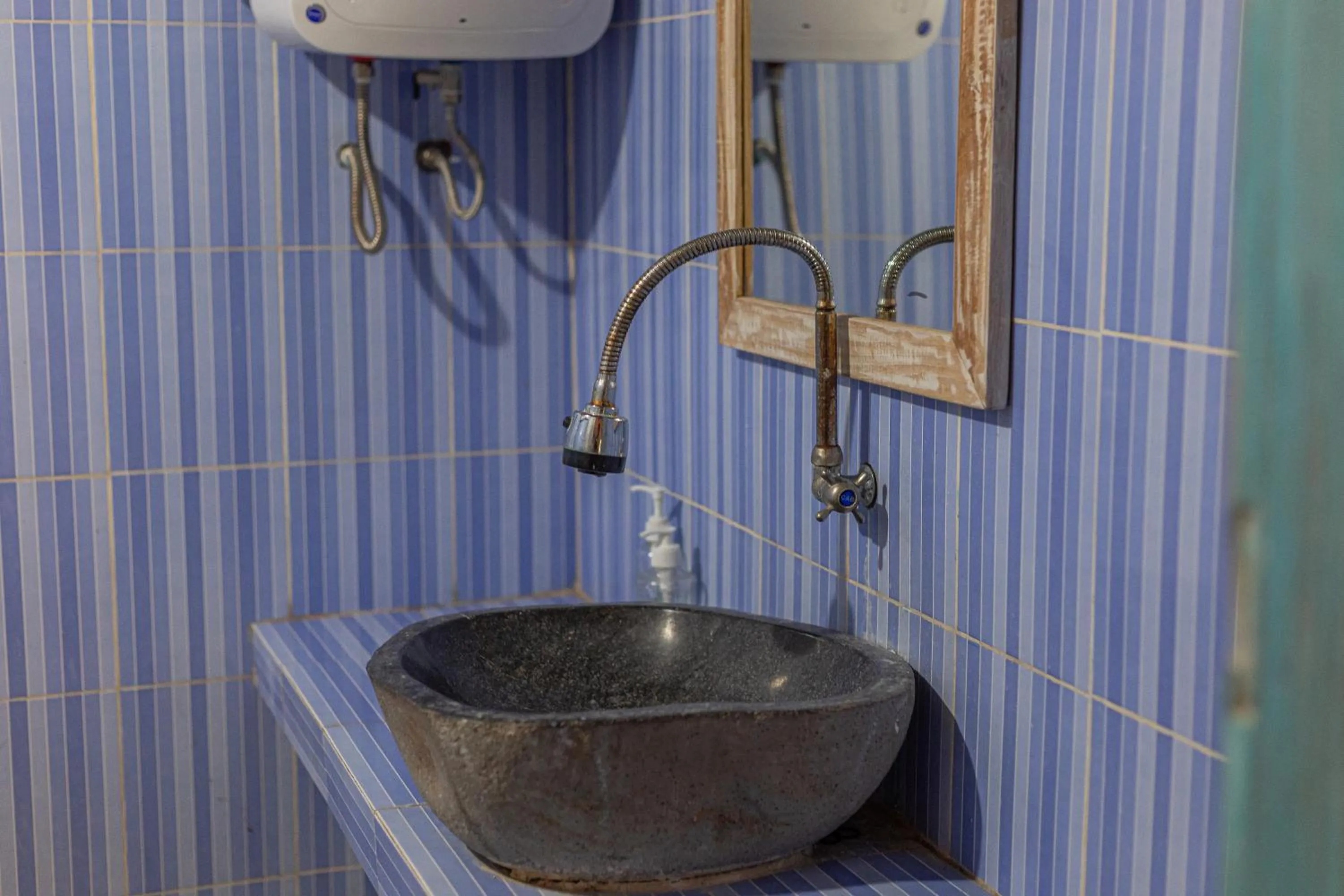 Shower in Golden Hill Cottage Nusa Penida