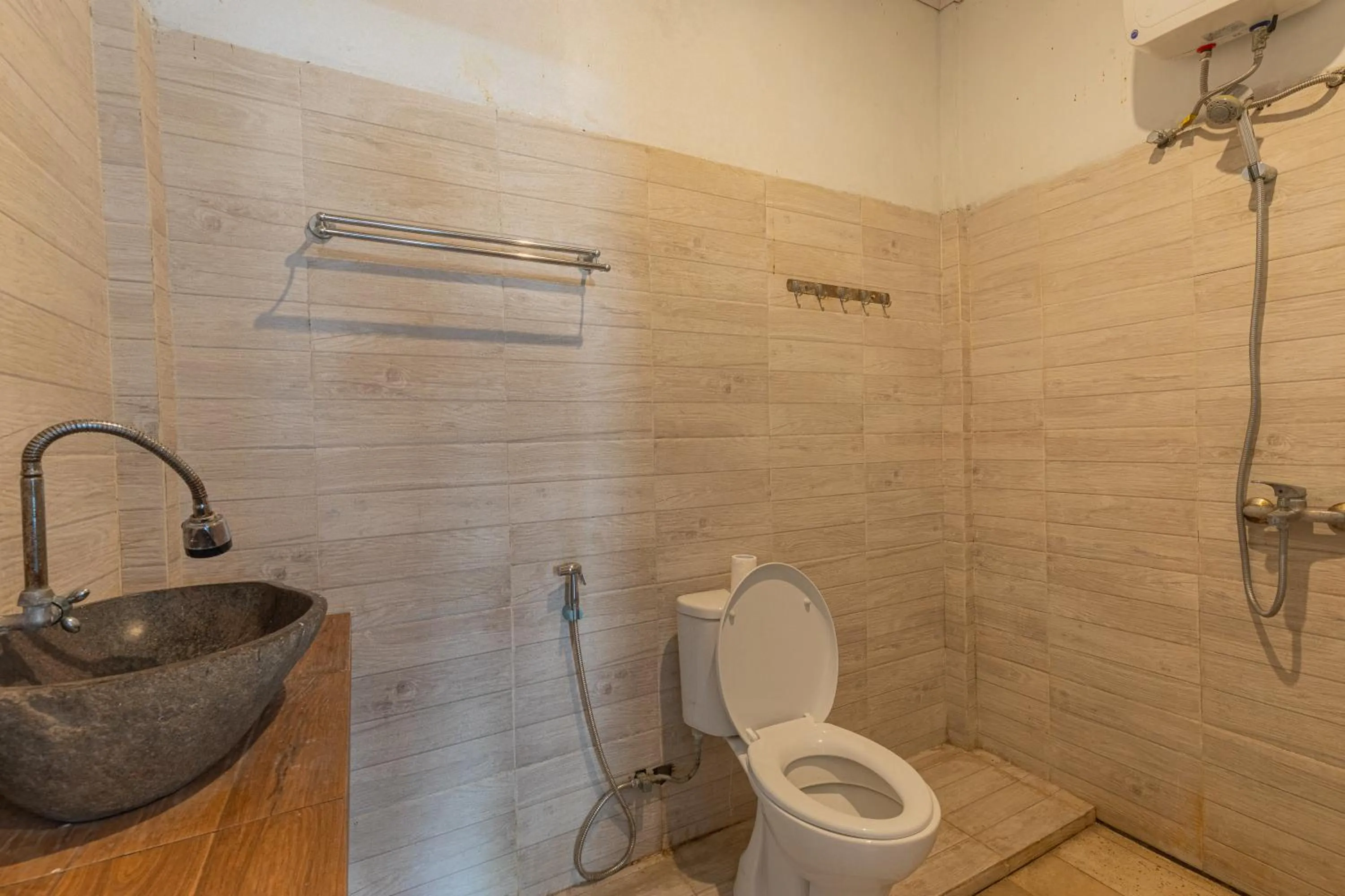 Shower in Golden Hill Cottage Nusa Penida