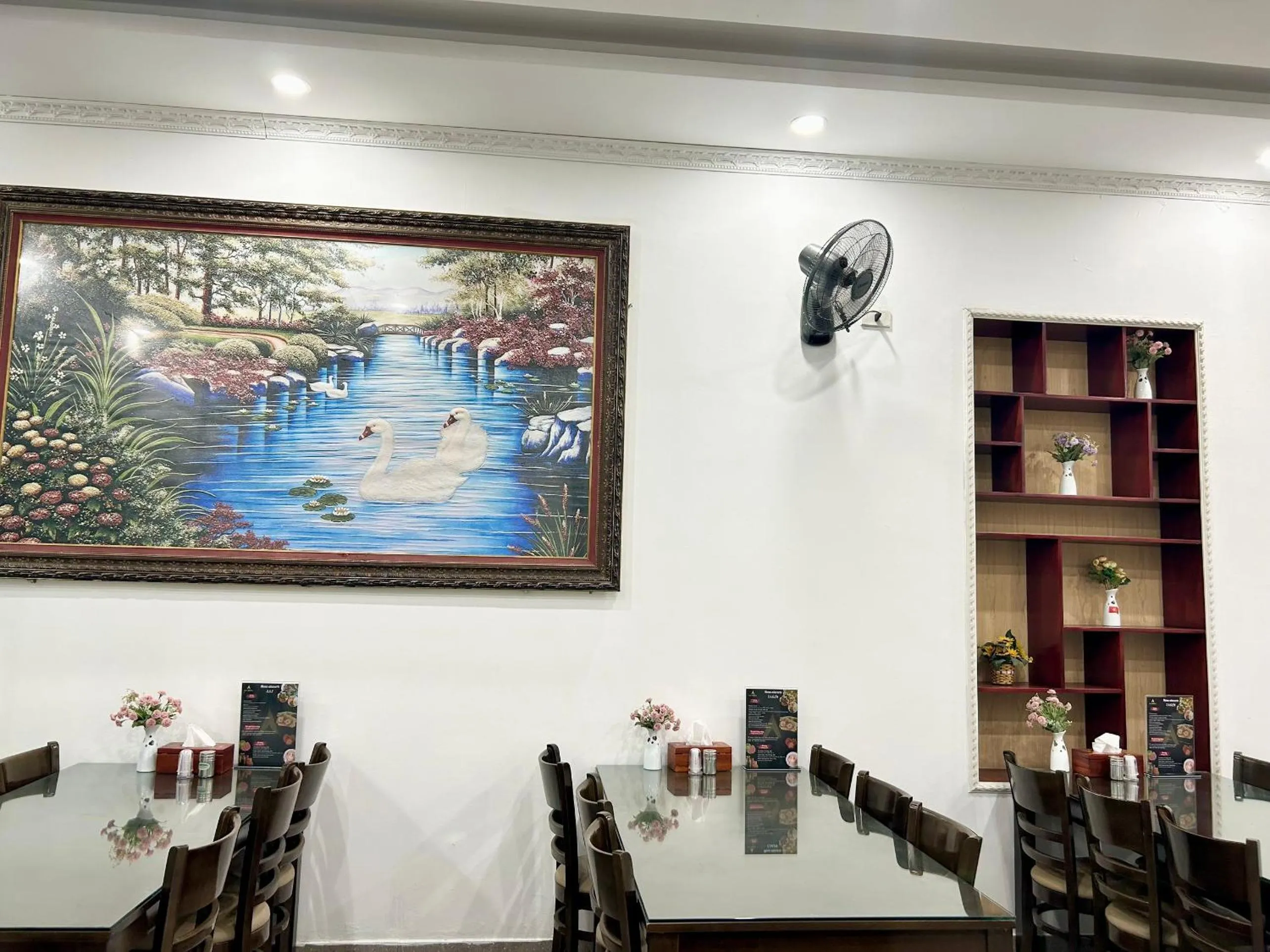 Restaurant/places to eat in A25 Hotel - 185-187 Lò Đúc