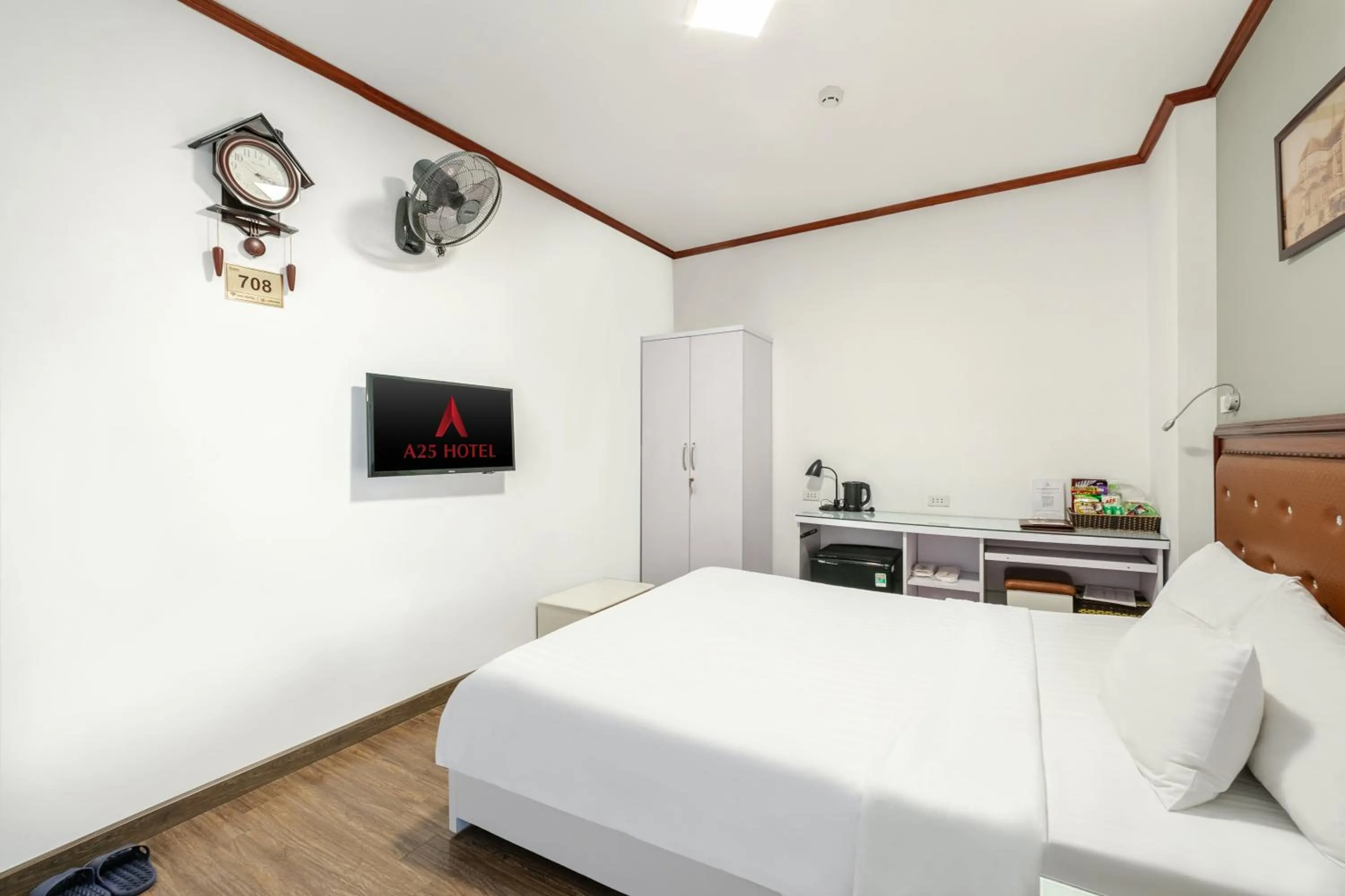 Bed in A25 Hotel - 185-187 Lò Đúc