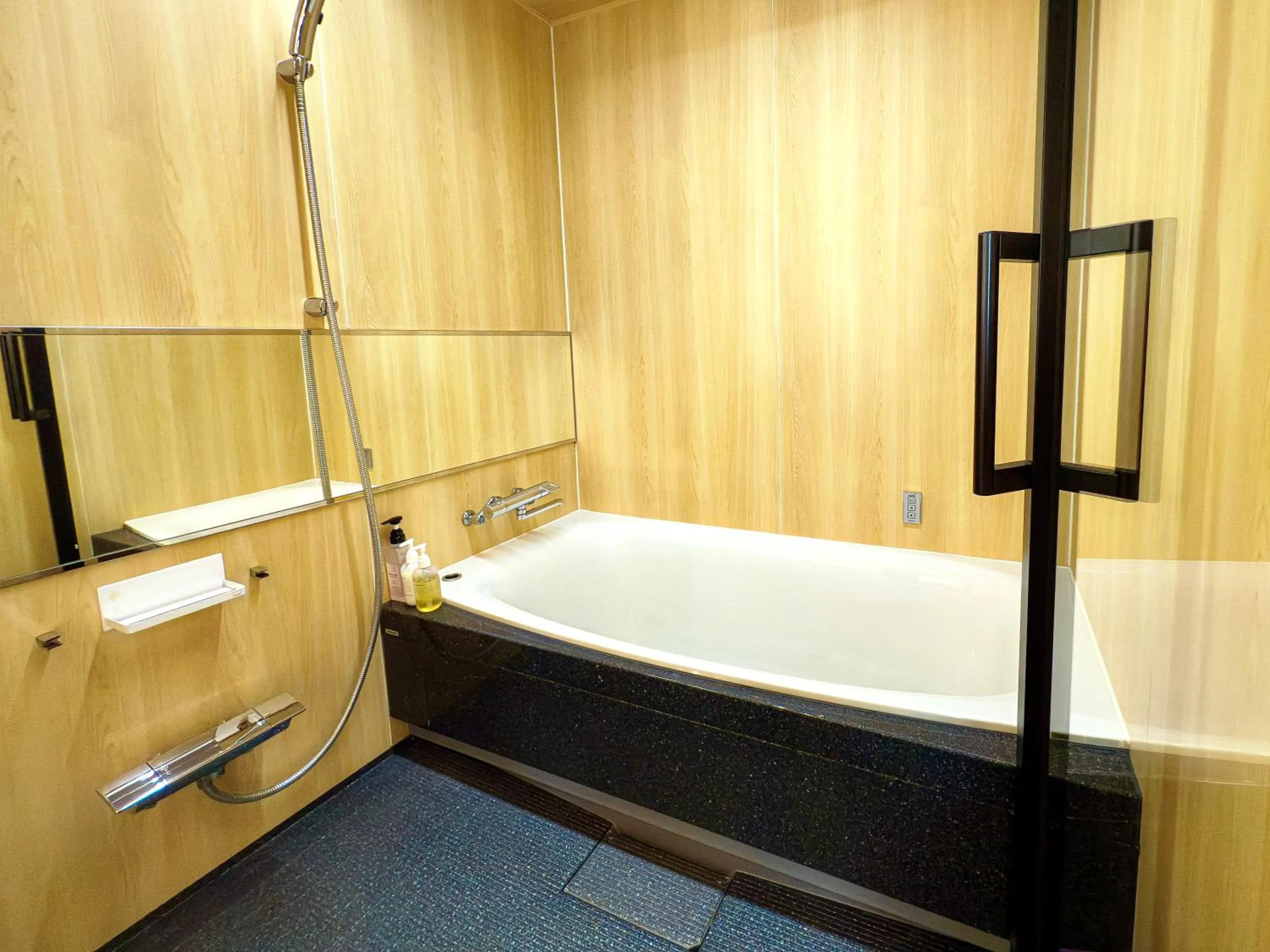 Shower in Hotel Imagine Kyoto