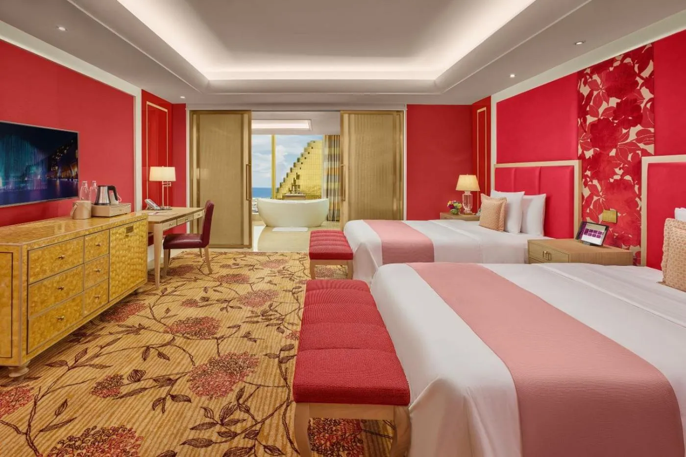 Bedroom, Bed in Okada Manila