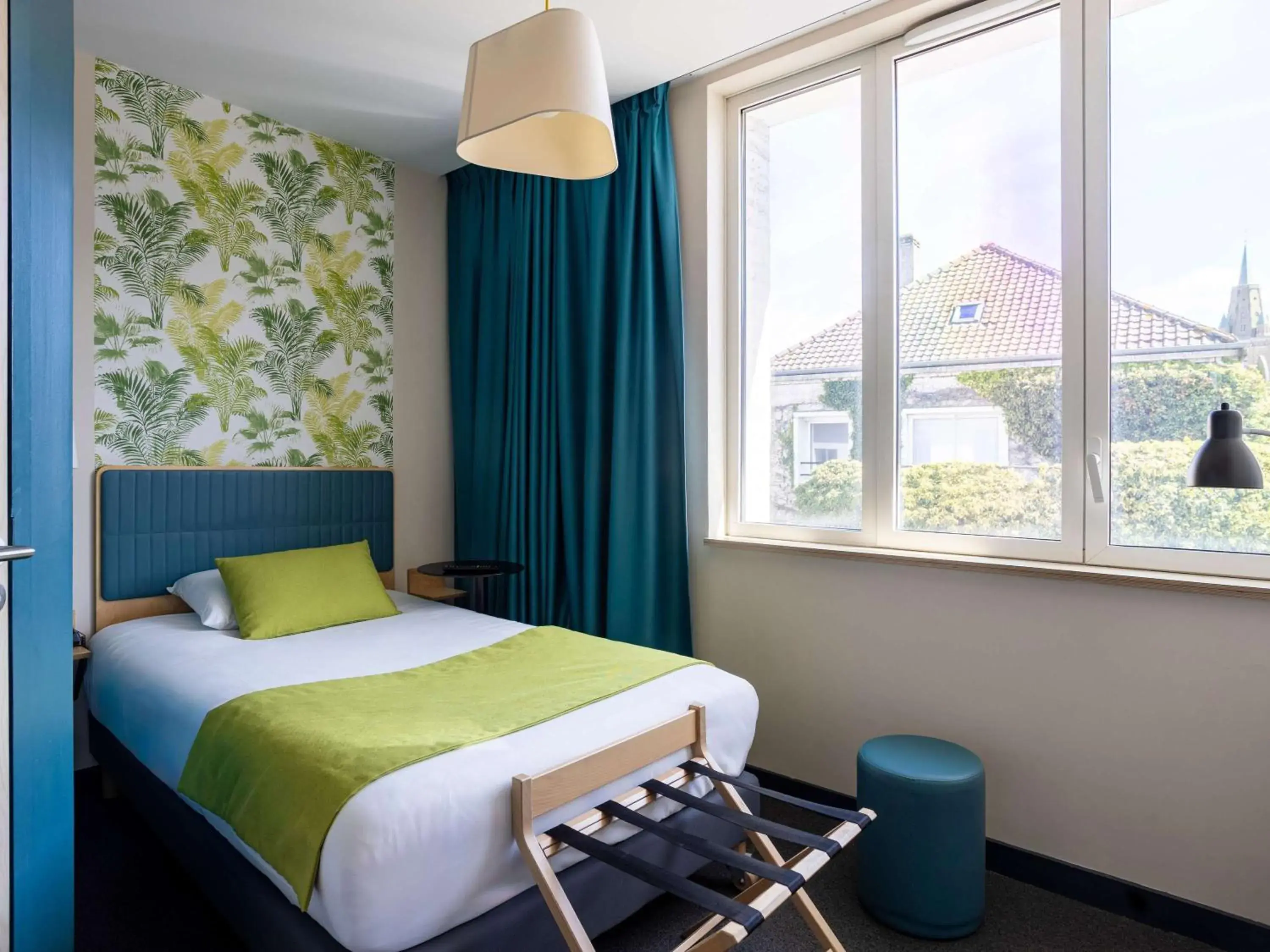Bedroom, Bed in ibis Styles Calais Centre Bedroom, Bed in ibis Styles Calais Centre