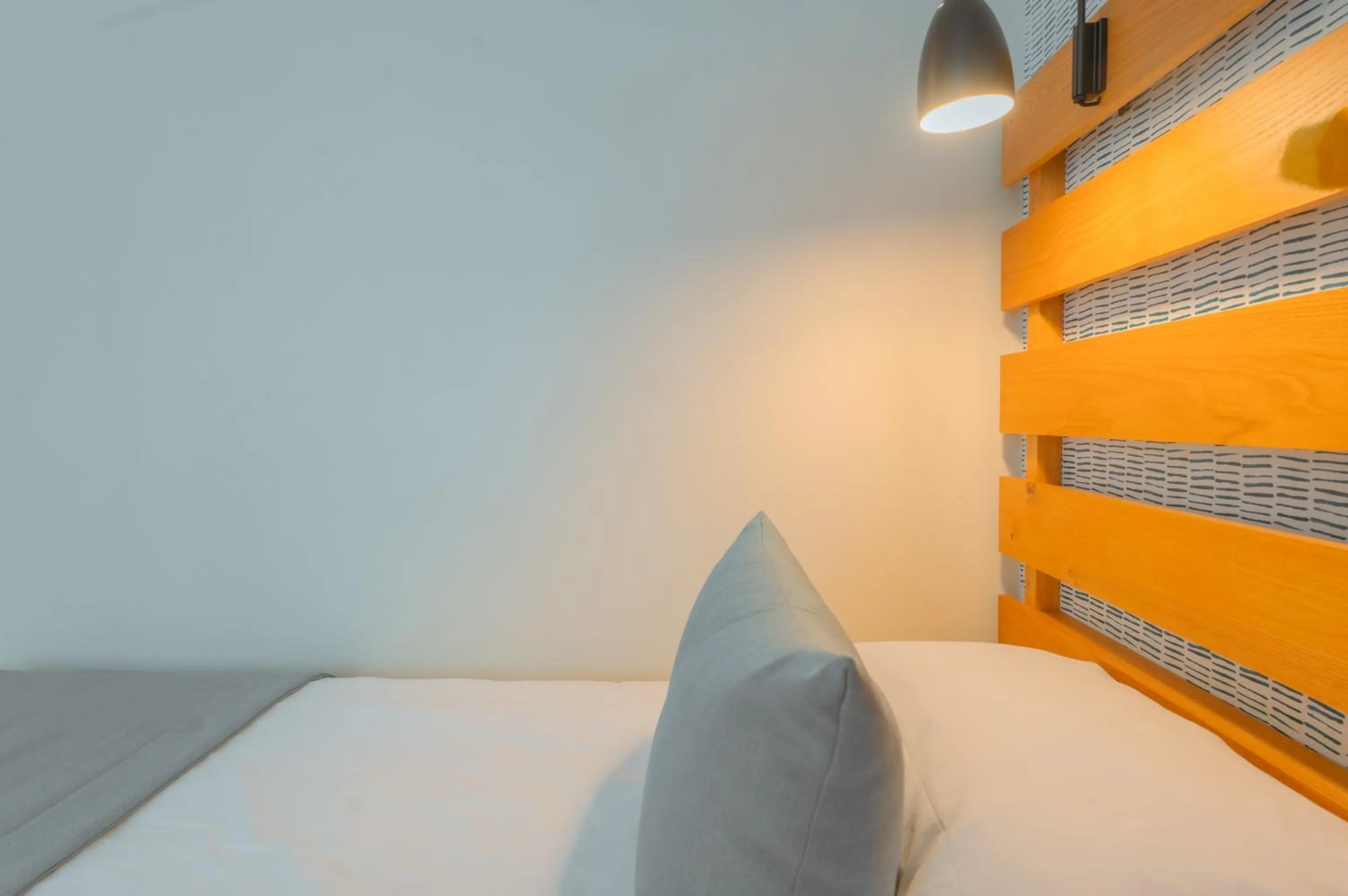 Property building, Bed in ibis Styles Calais Centre