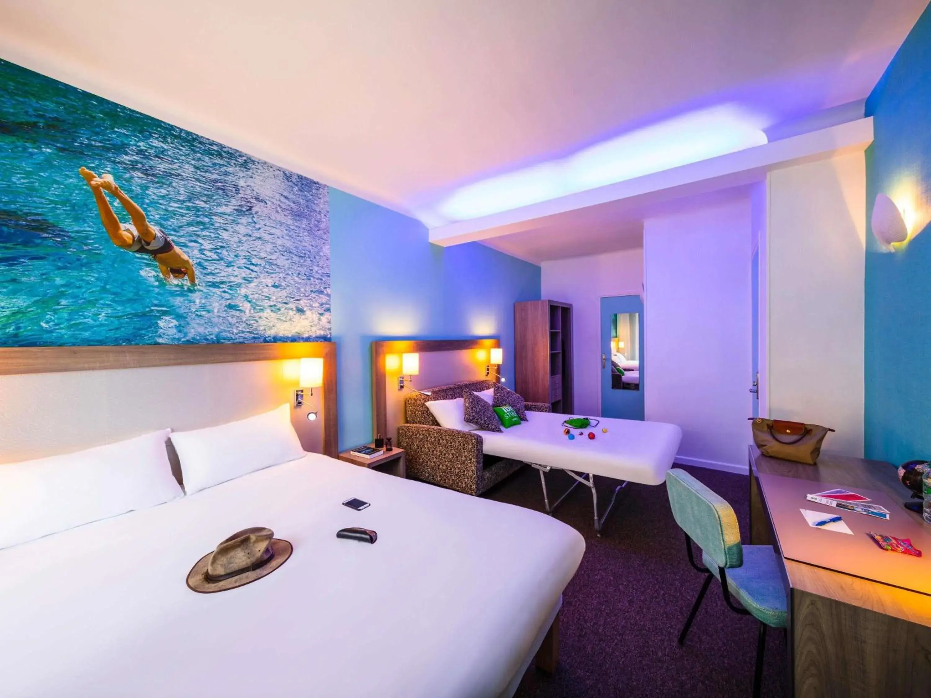 Property building, Bed in ibis Styles Calais Centre Property building, Bed in ibis Styles Calais Centre