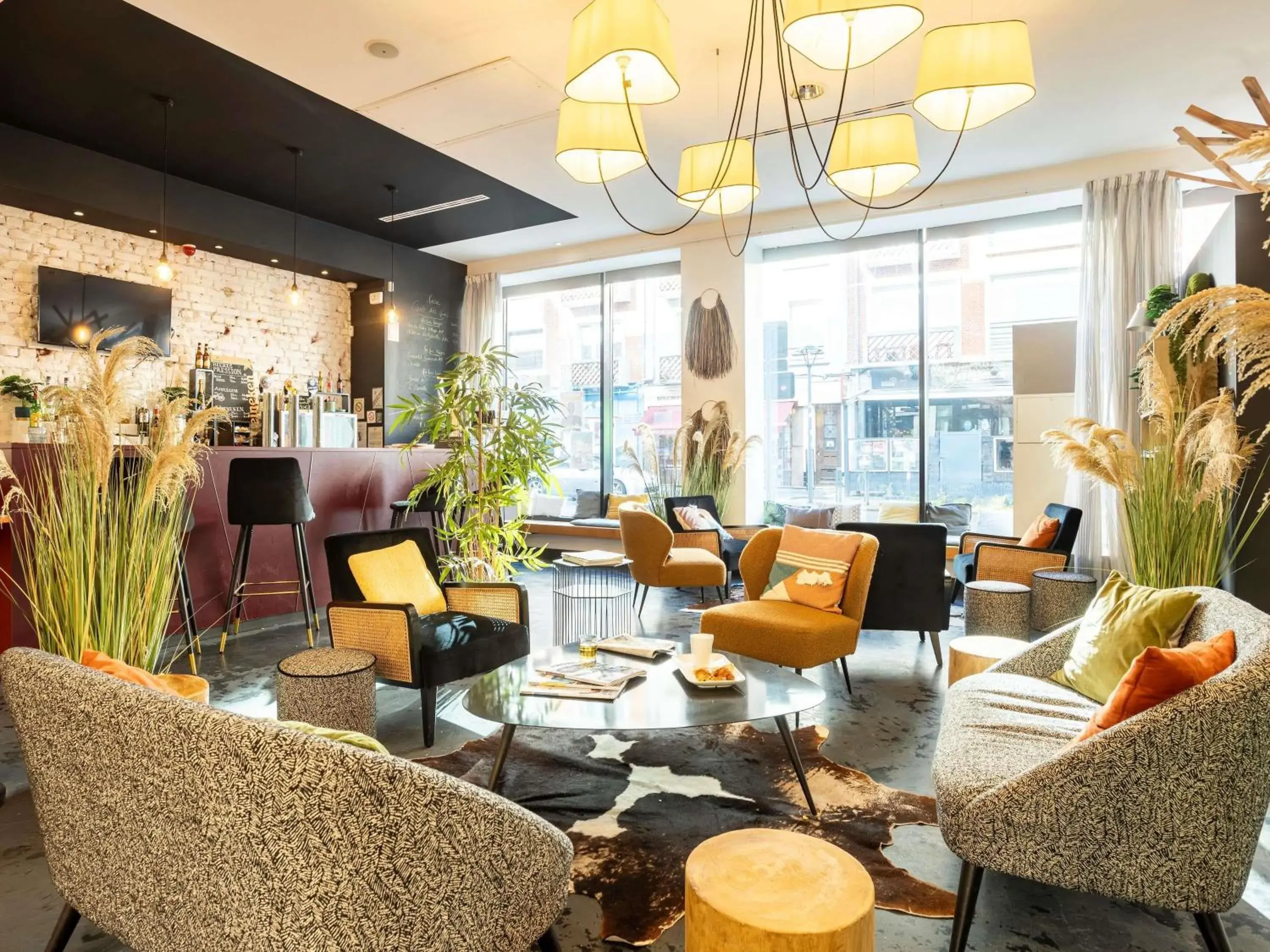 Lounge or bar in ibis Styles Calais Centre Lounge or bar in ibis Styles Calais Centre