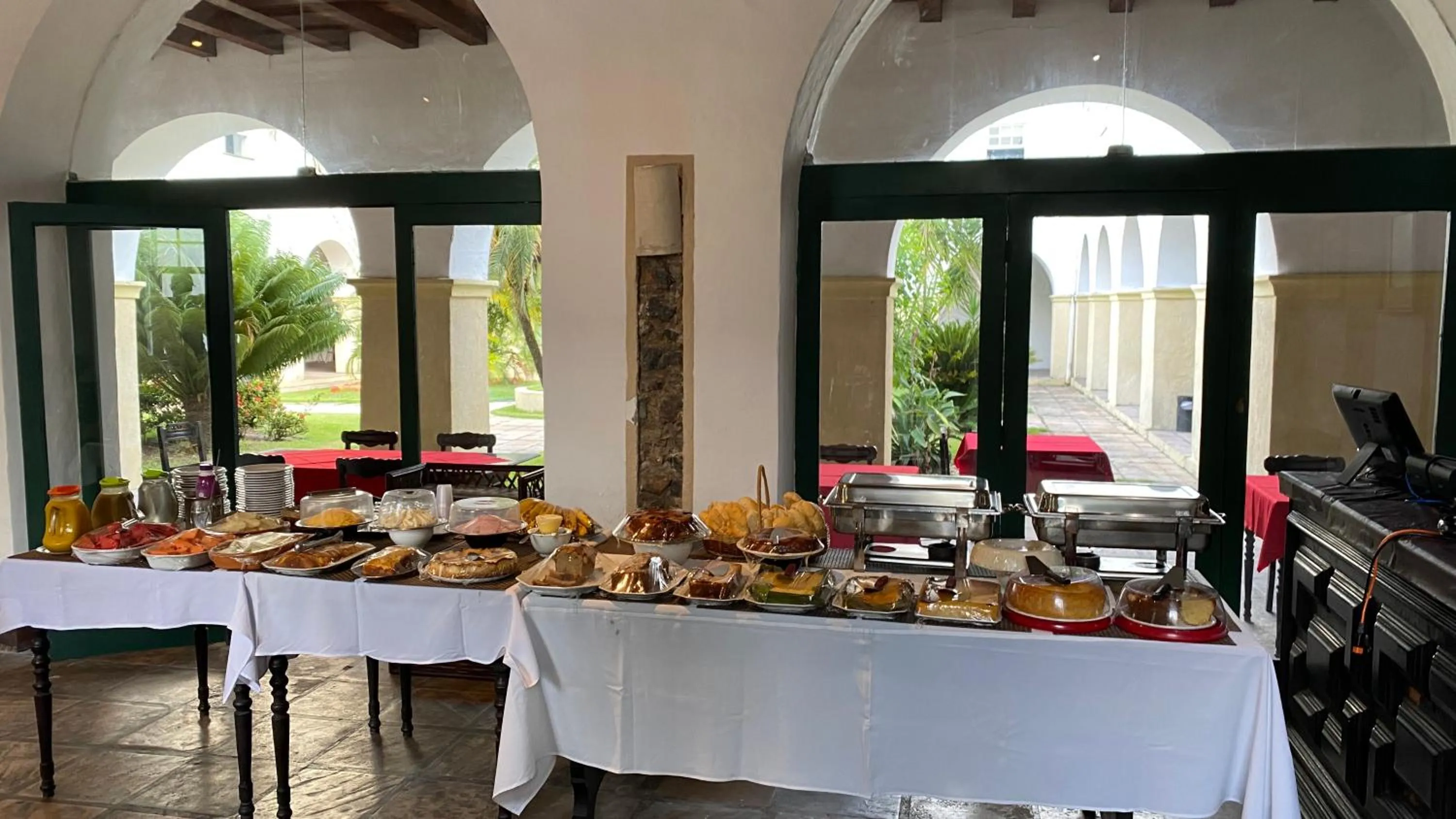 Breakfast in Pousada Convento do Carmo