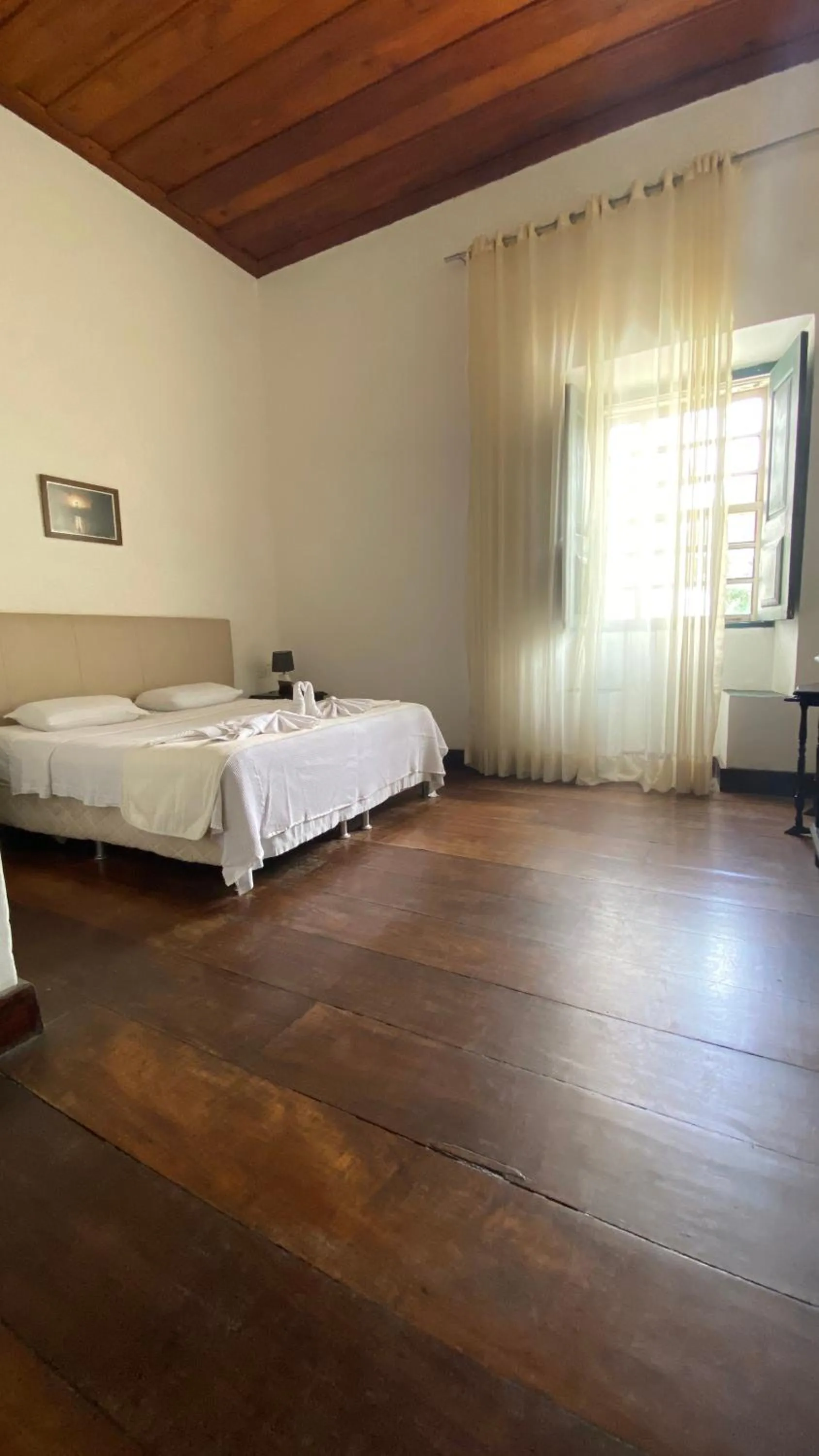 Photo of the whole room, Bed in Pousada Convento do Carmo
