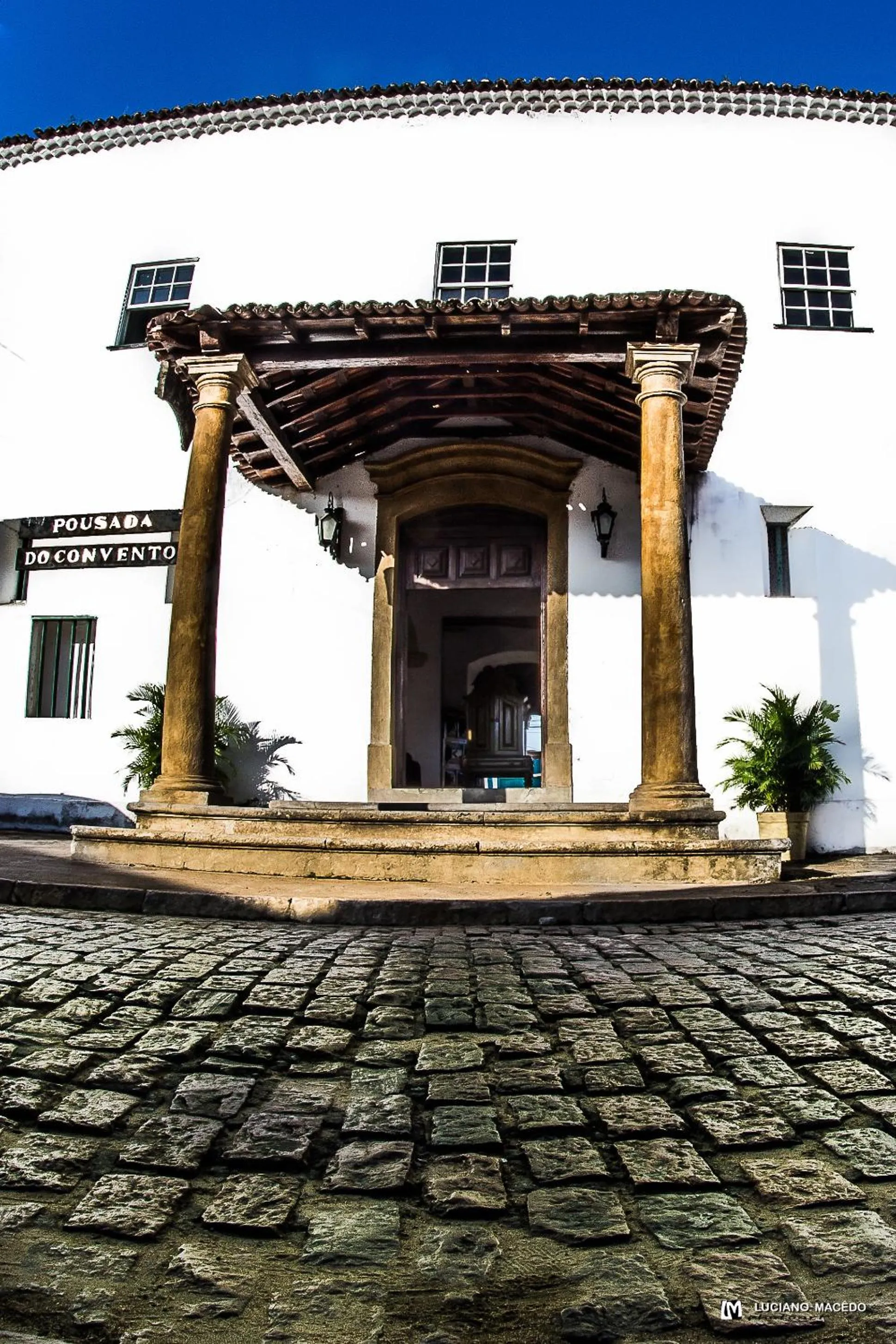 Facade/entrance in Pousada Convento do Carmo