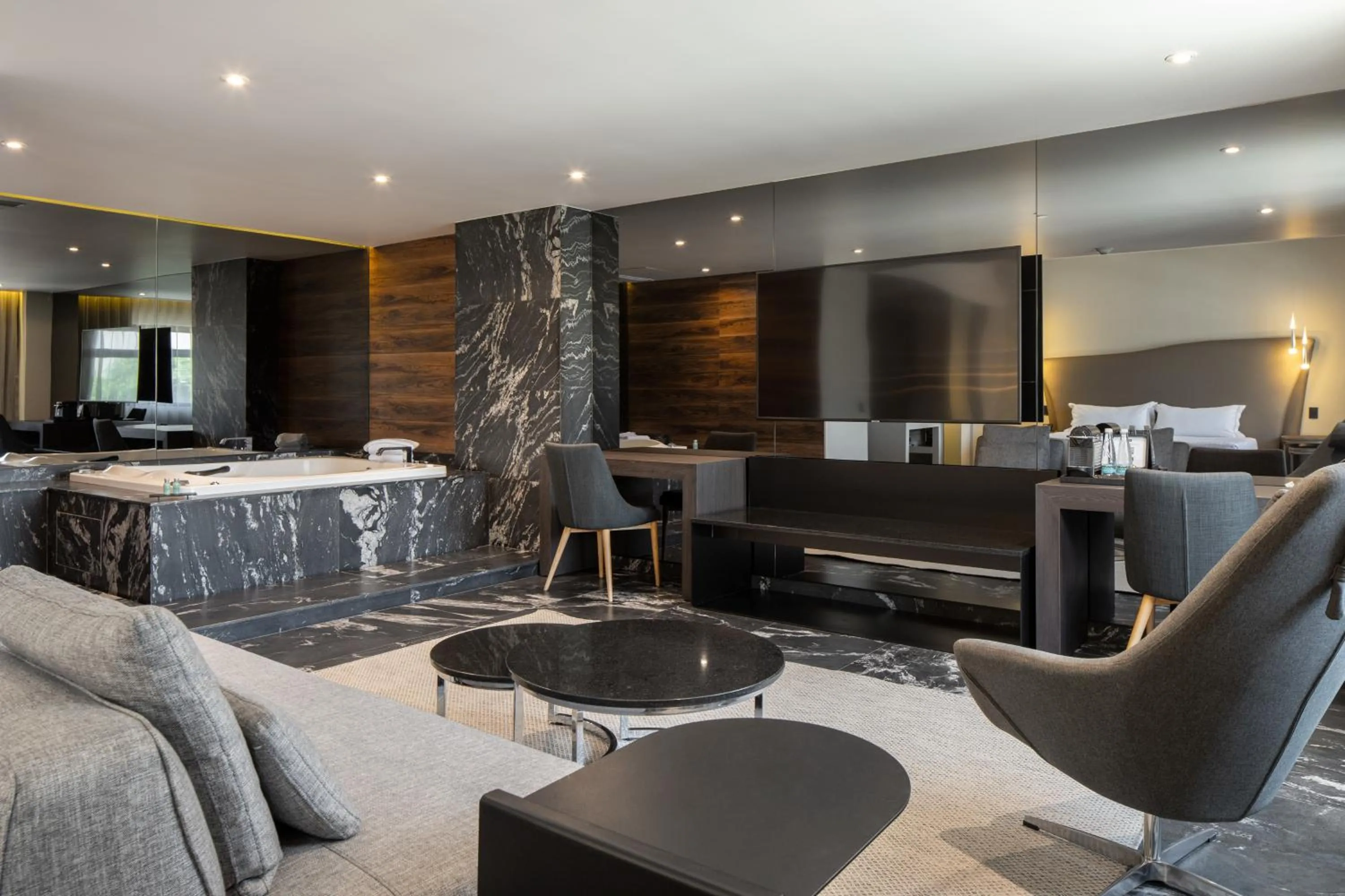 Hot Tub in Hotel Real del Rio