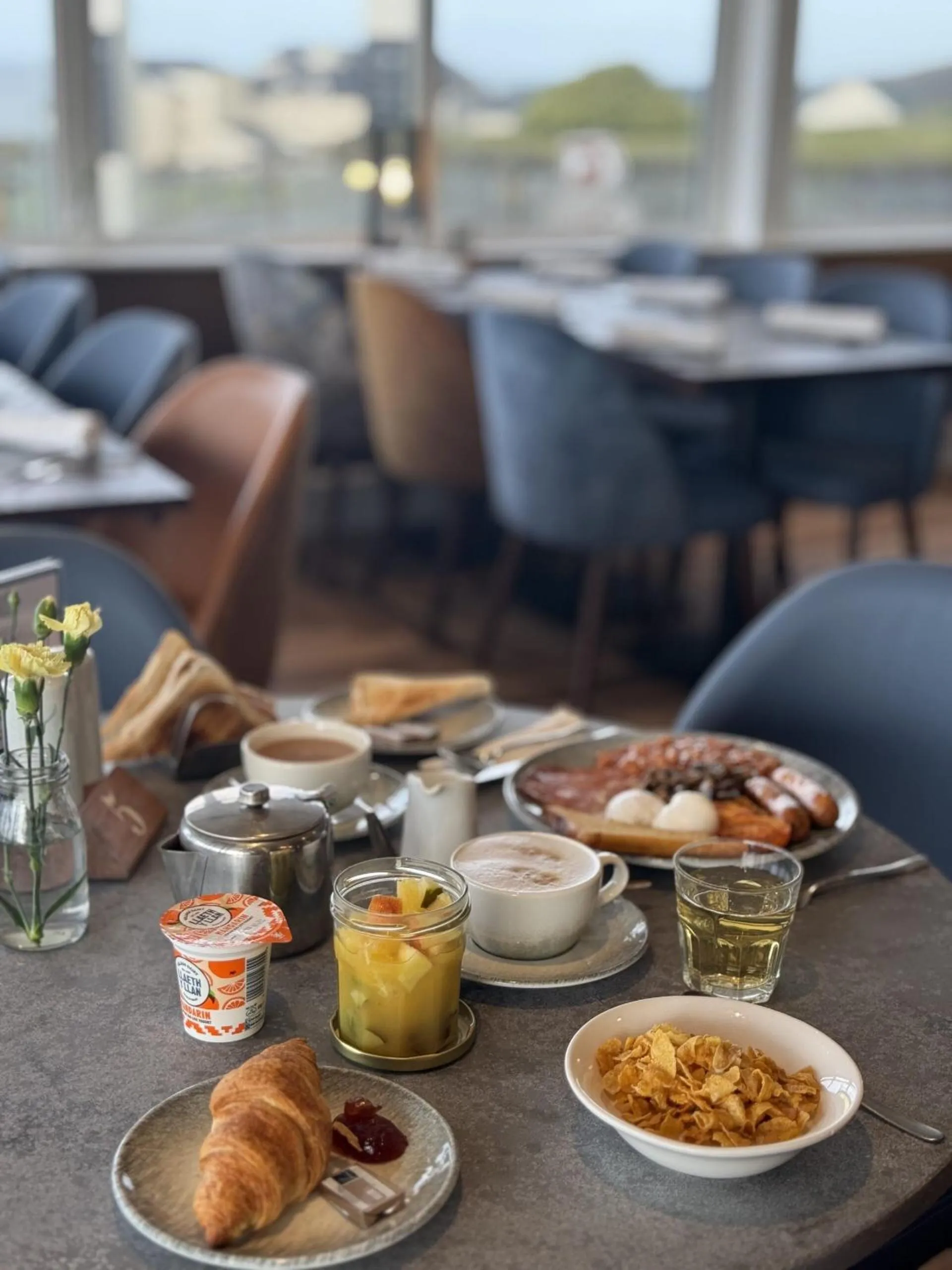 Restaurant/places to eat in Gwbert Hotel