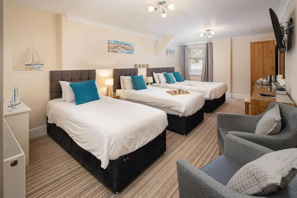 Bedroom, Bed in Gwbert Hotel