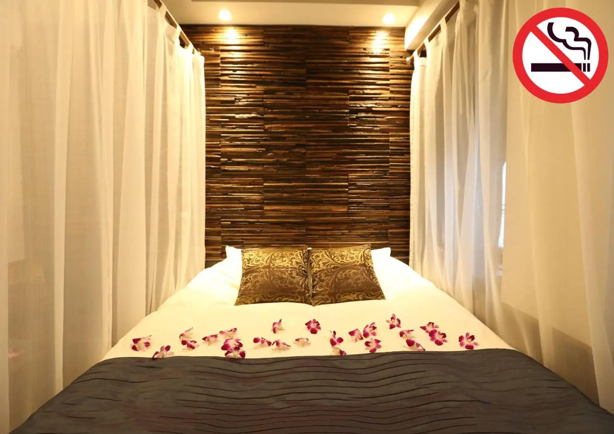 Small Double Room - Non-Smoking in HOTEL PetitBali Higashi-Shinjuku Small Double Room - Non-Smoking in HOTEL PetitBali Higashi-Shinjuku