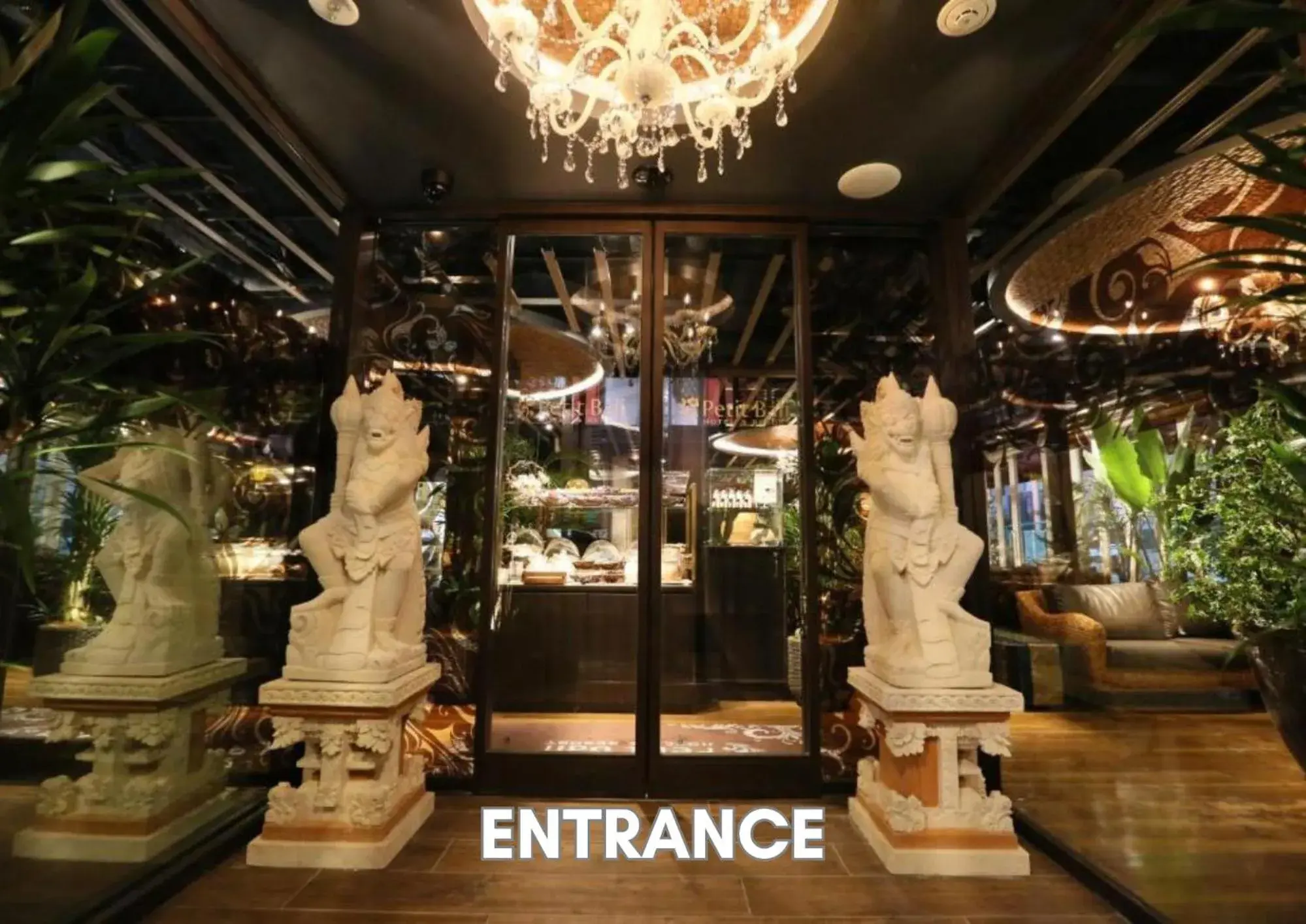 Facade/entrance in HOTEL PetitBali Higashi-Shinjuku Facade/entrance in HOTEL PetitBali Higashi-Shinjuku